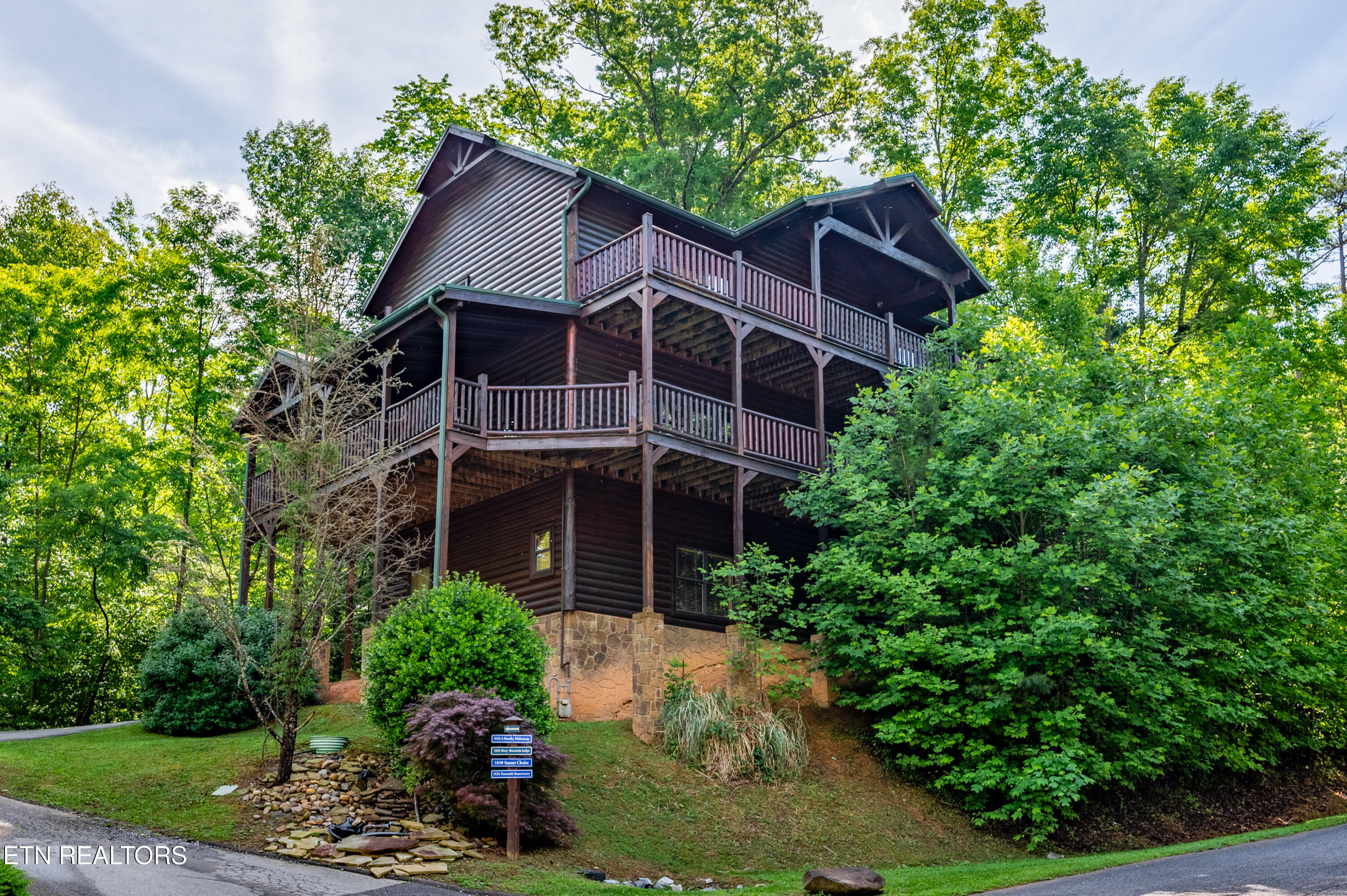 1820 Elk Springs Way Gatlinburg TN 37738