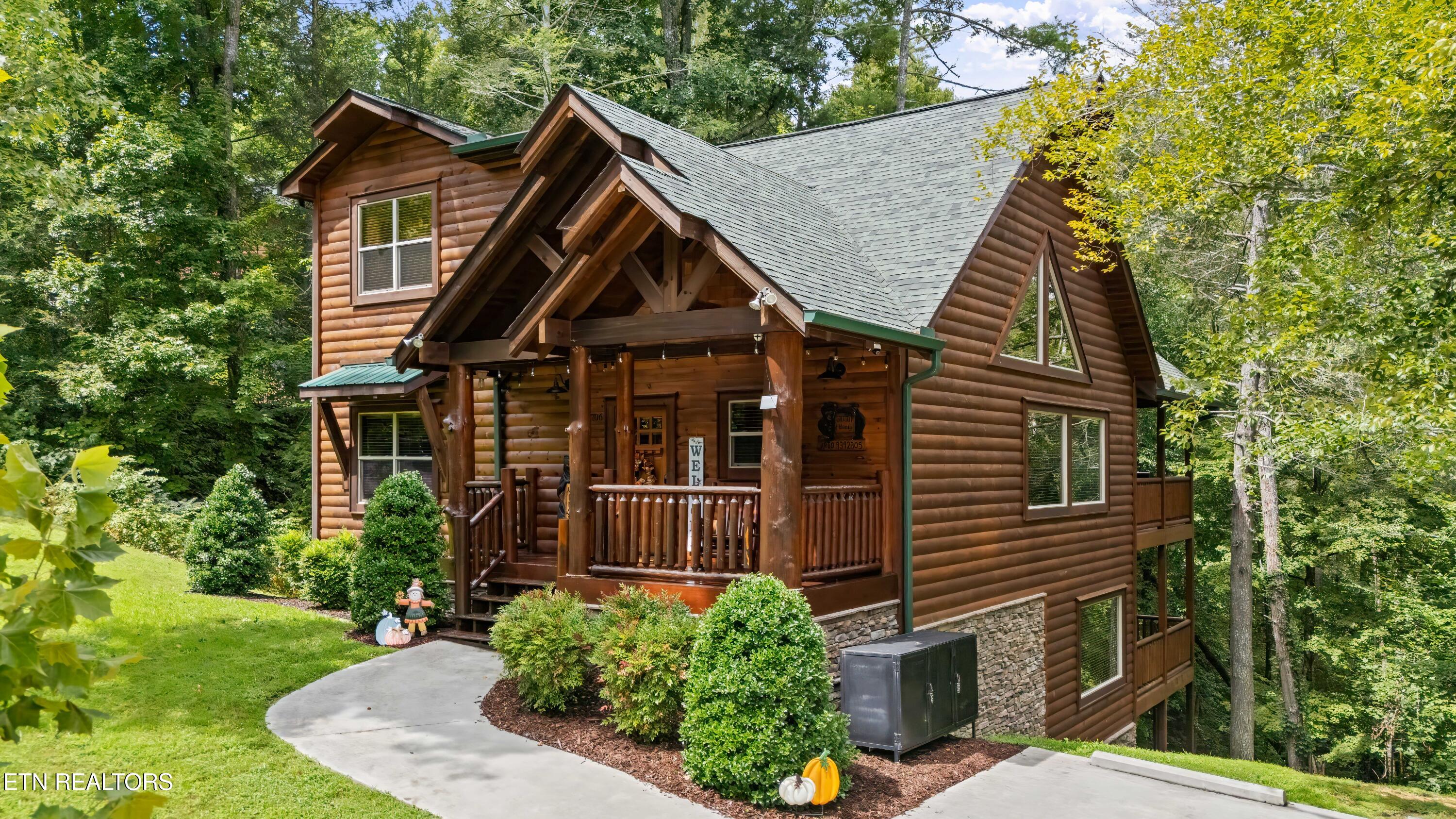 2706 Owls Cove Way Sevierville TN 37862