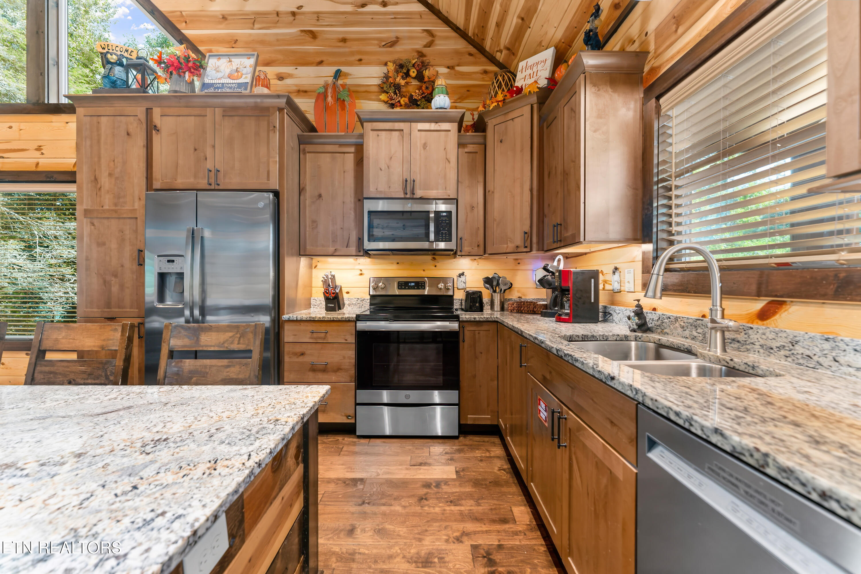 2706 Owls Cove Way Sevierville TN 37862