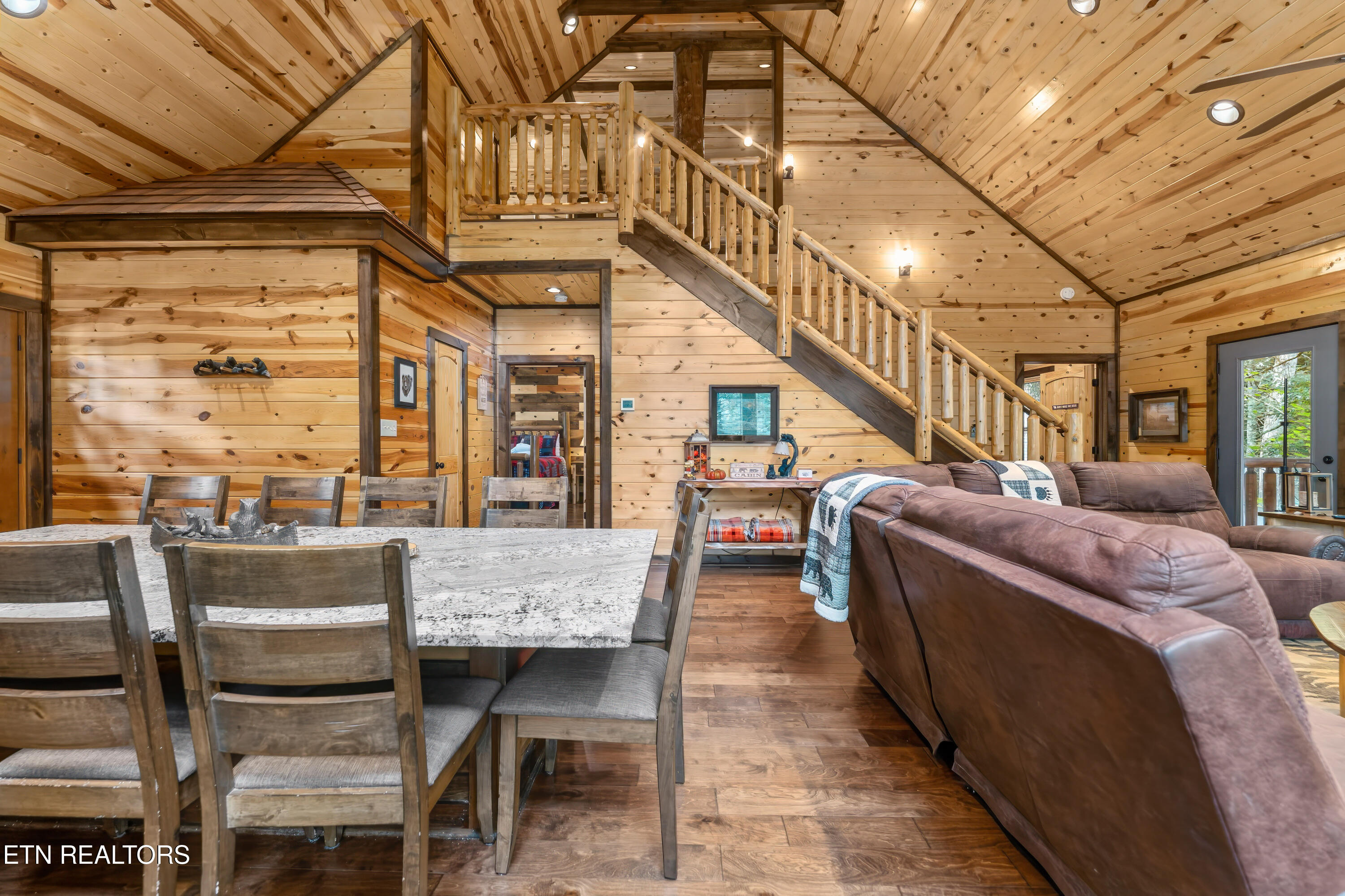 2706 Owls Cove Way Sevierville TN 37862