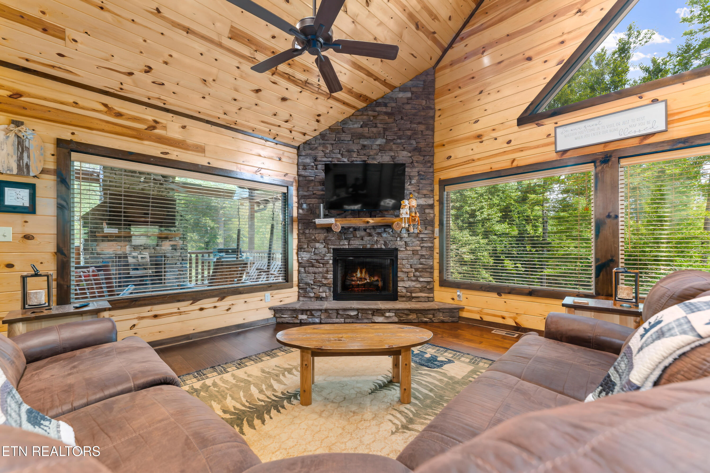 2706 Owls Cove Way Sevierville TN 37862