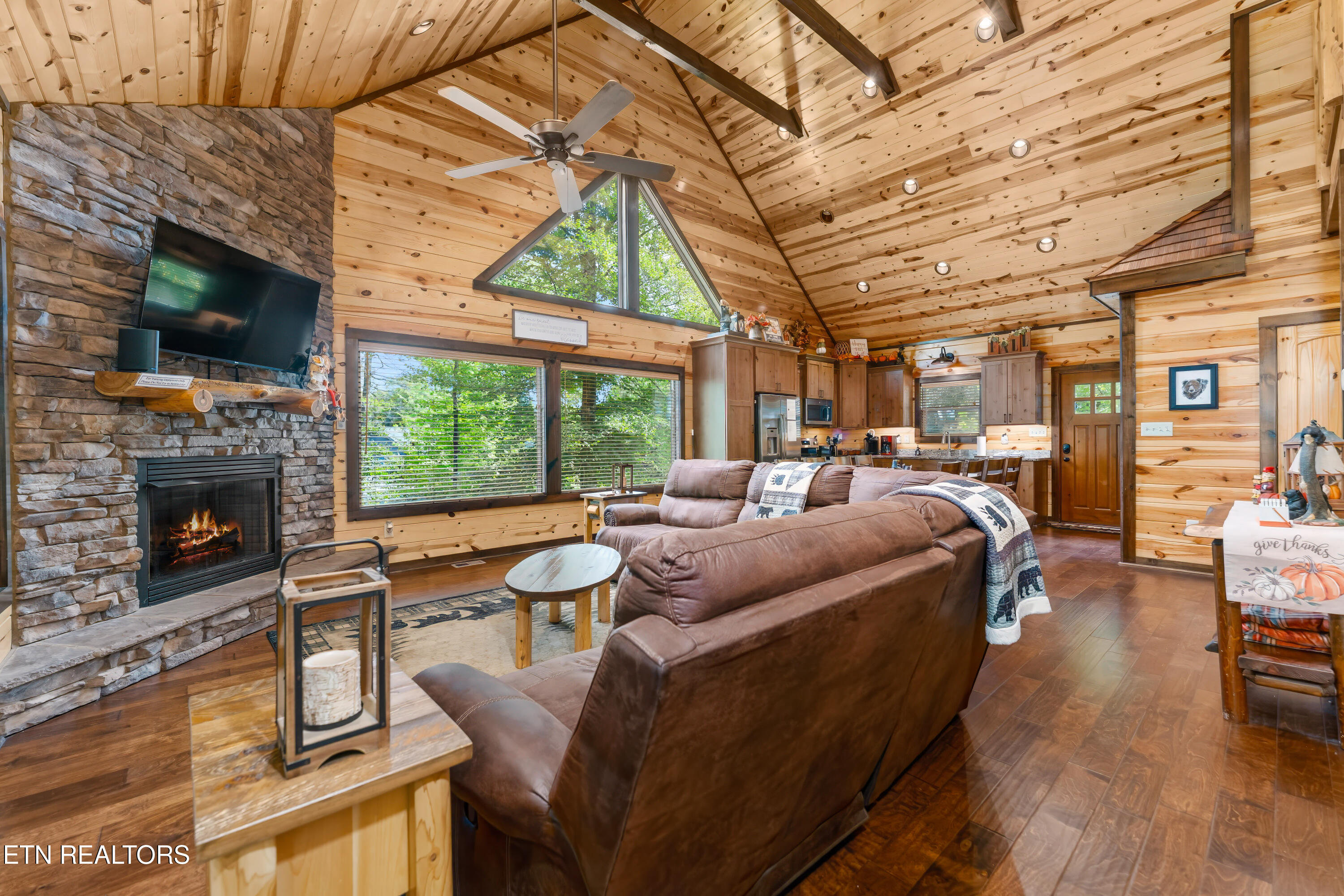 2706 Owls Cove Way Sevierville TN 37862