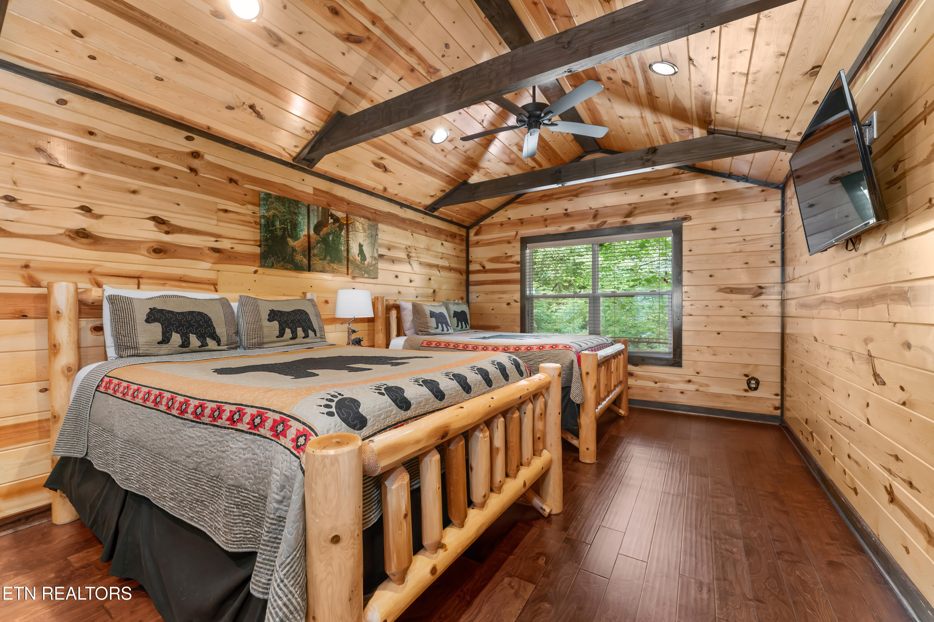 2706 Owls Cove Way Sevierville TN 37862