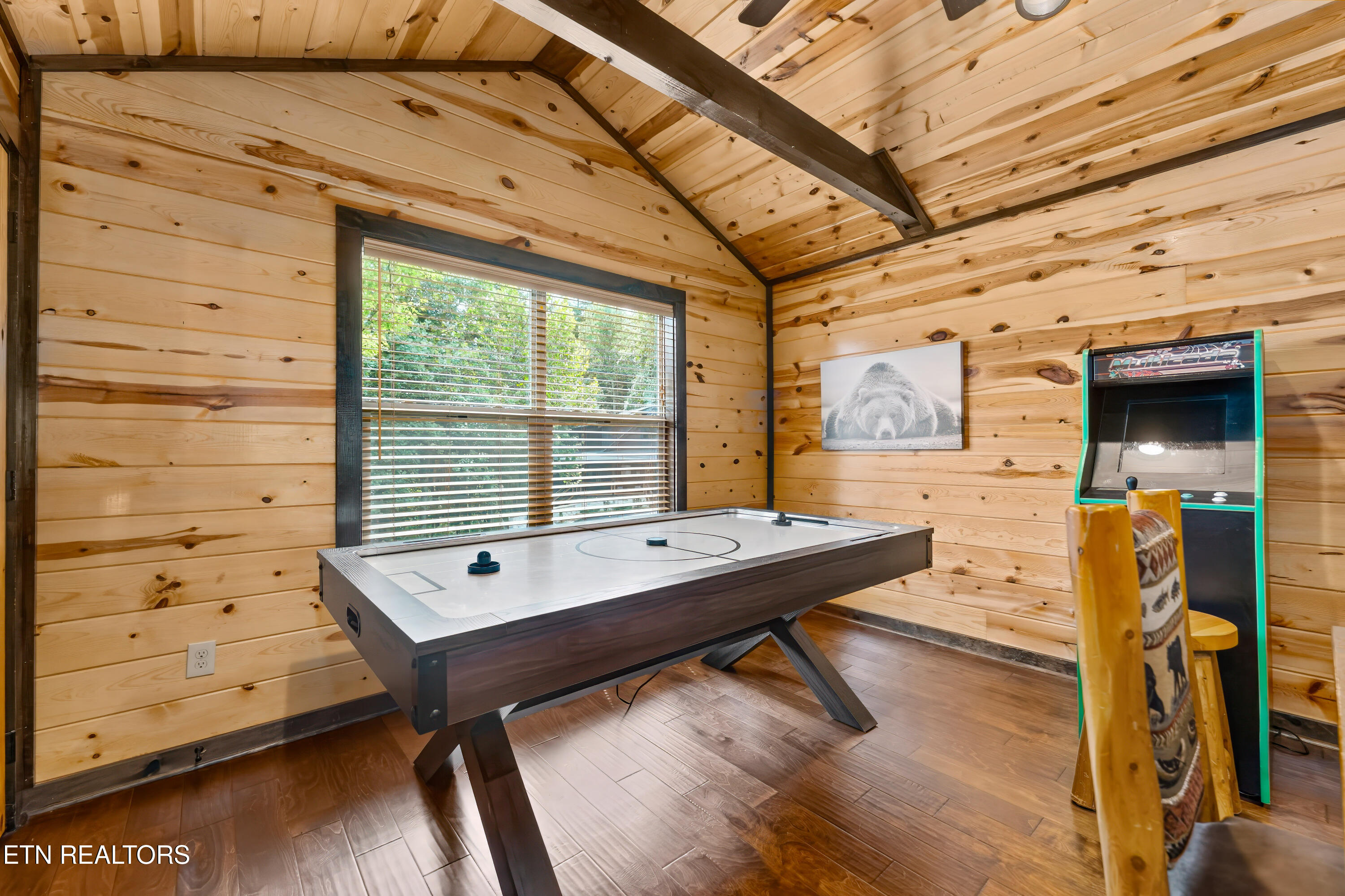 2706 Owls Cove Way Sevierville TN 37862