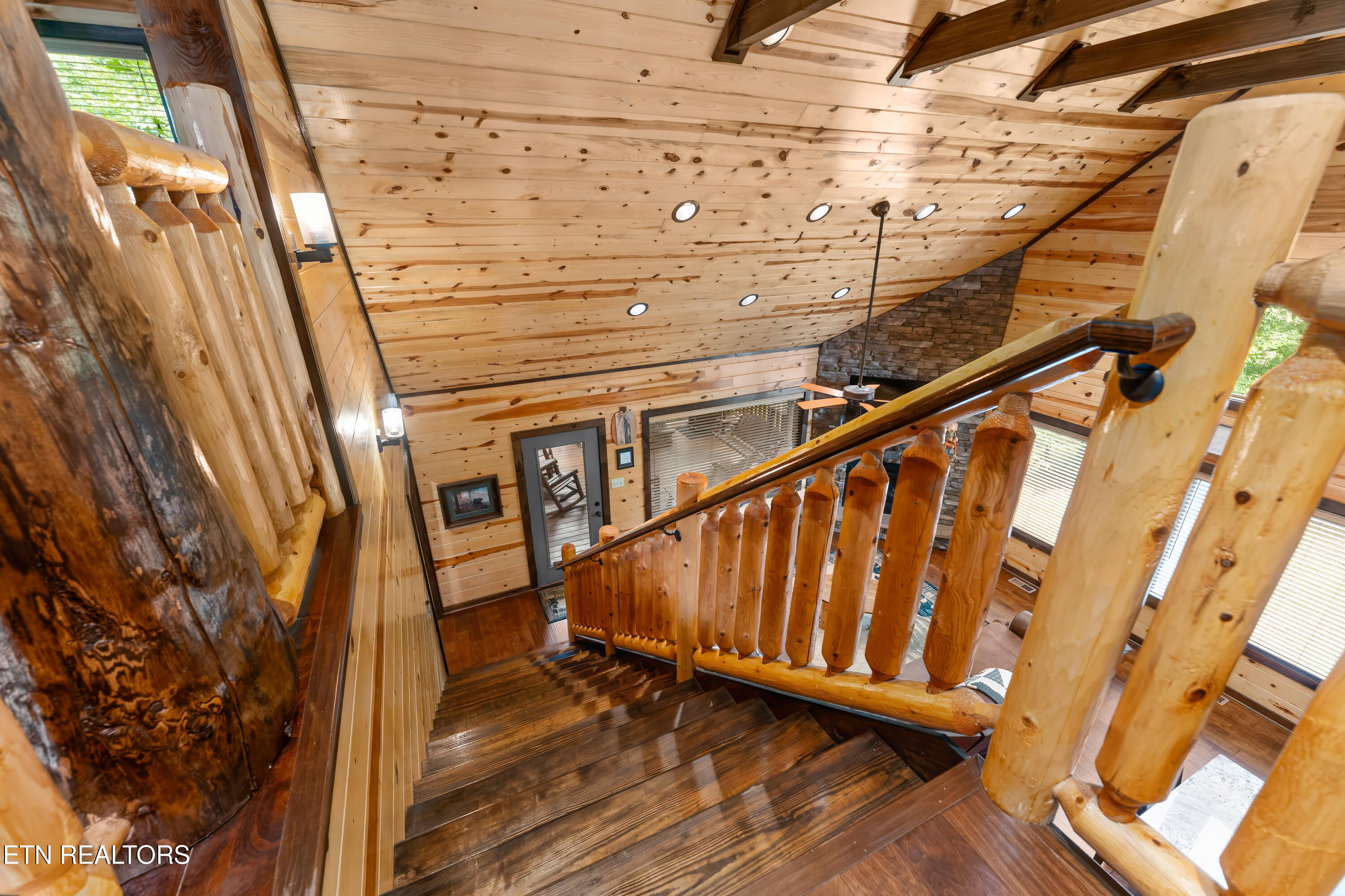 2706 Owls Cove Way Sevierville TN 37862