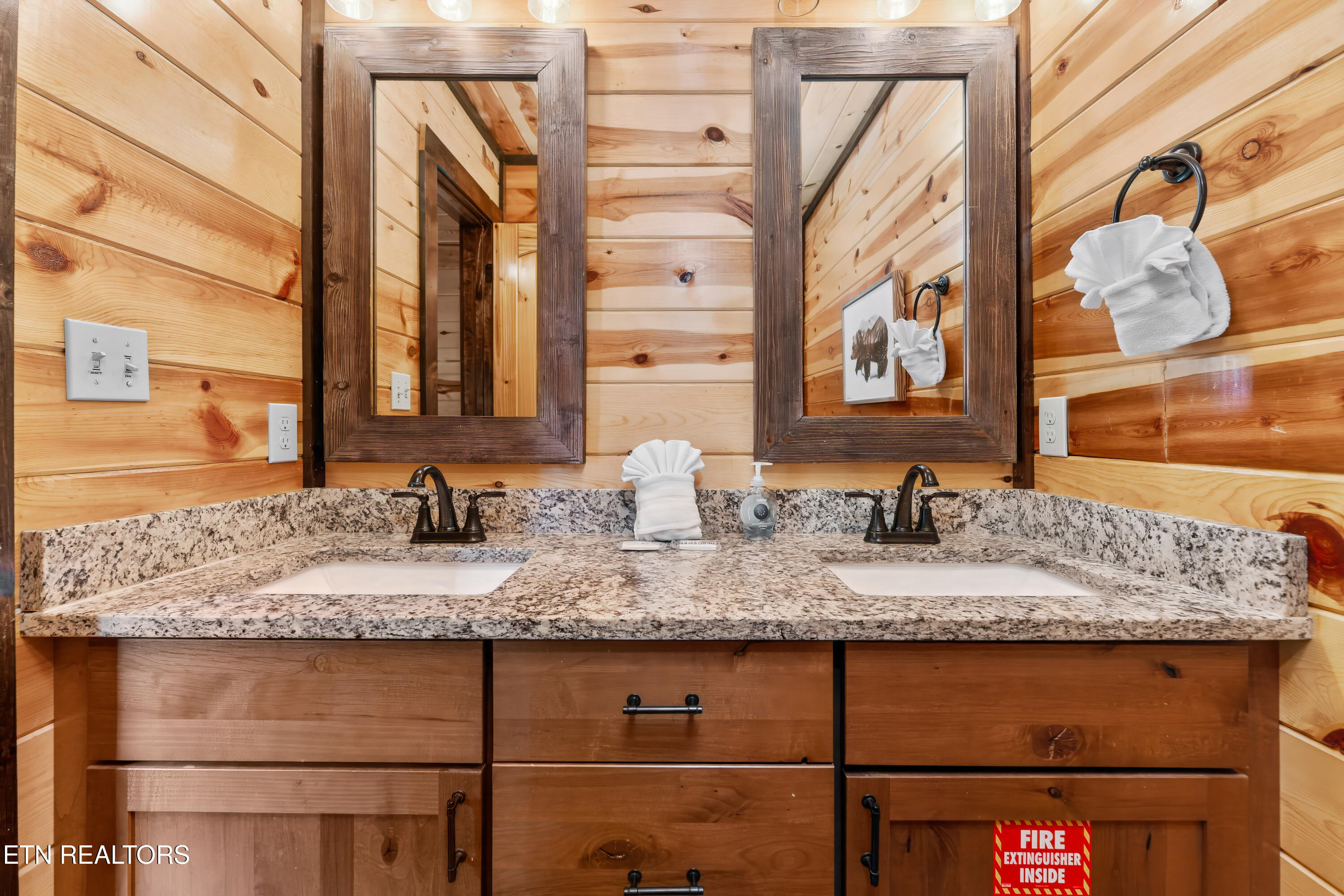2706 Owls Cove Way Sevierville TN 37862