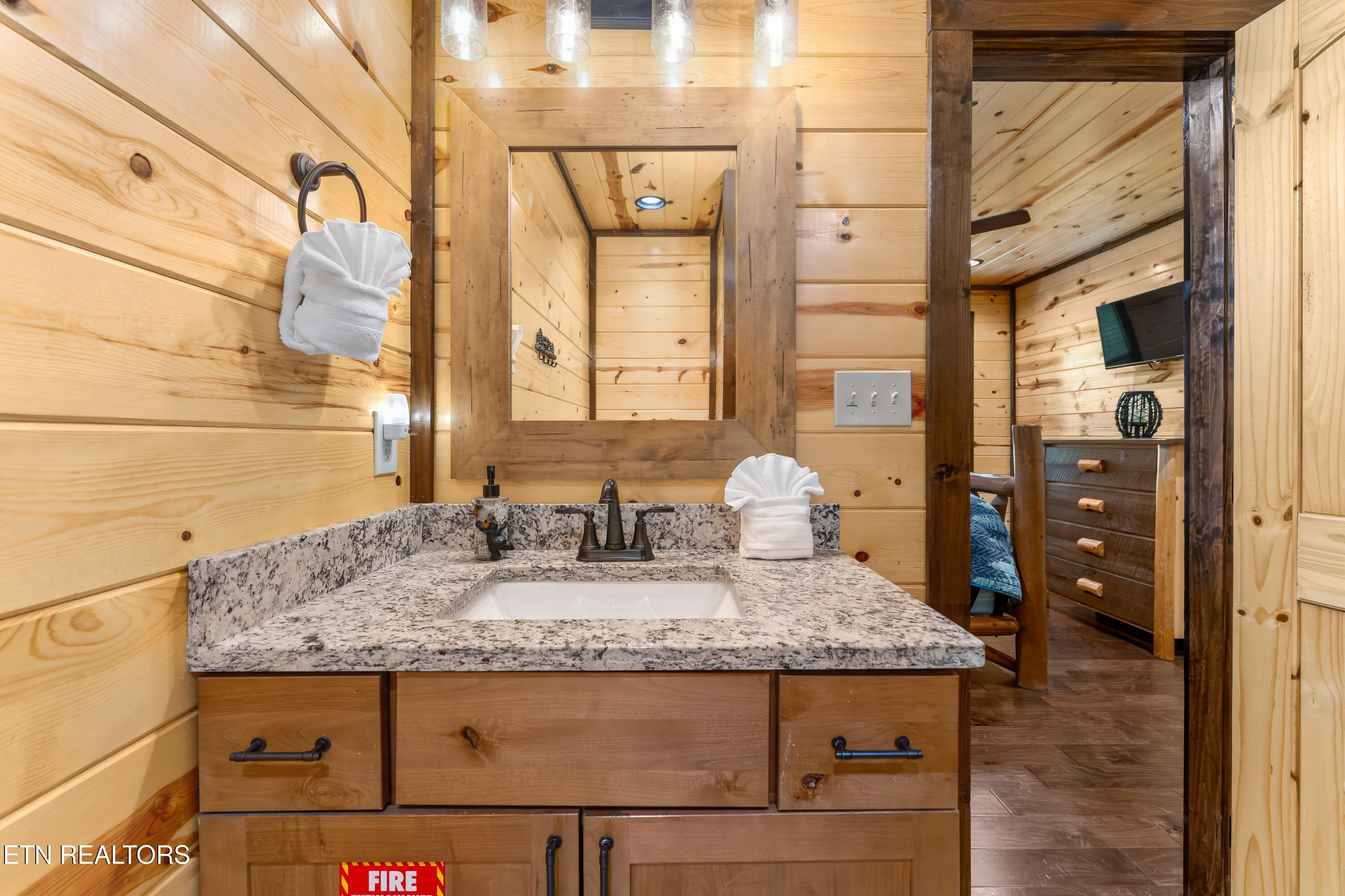 2706 Owls Cove Way Sevierville TN 37862