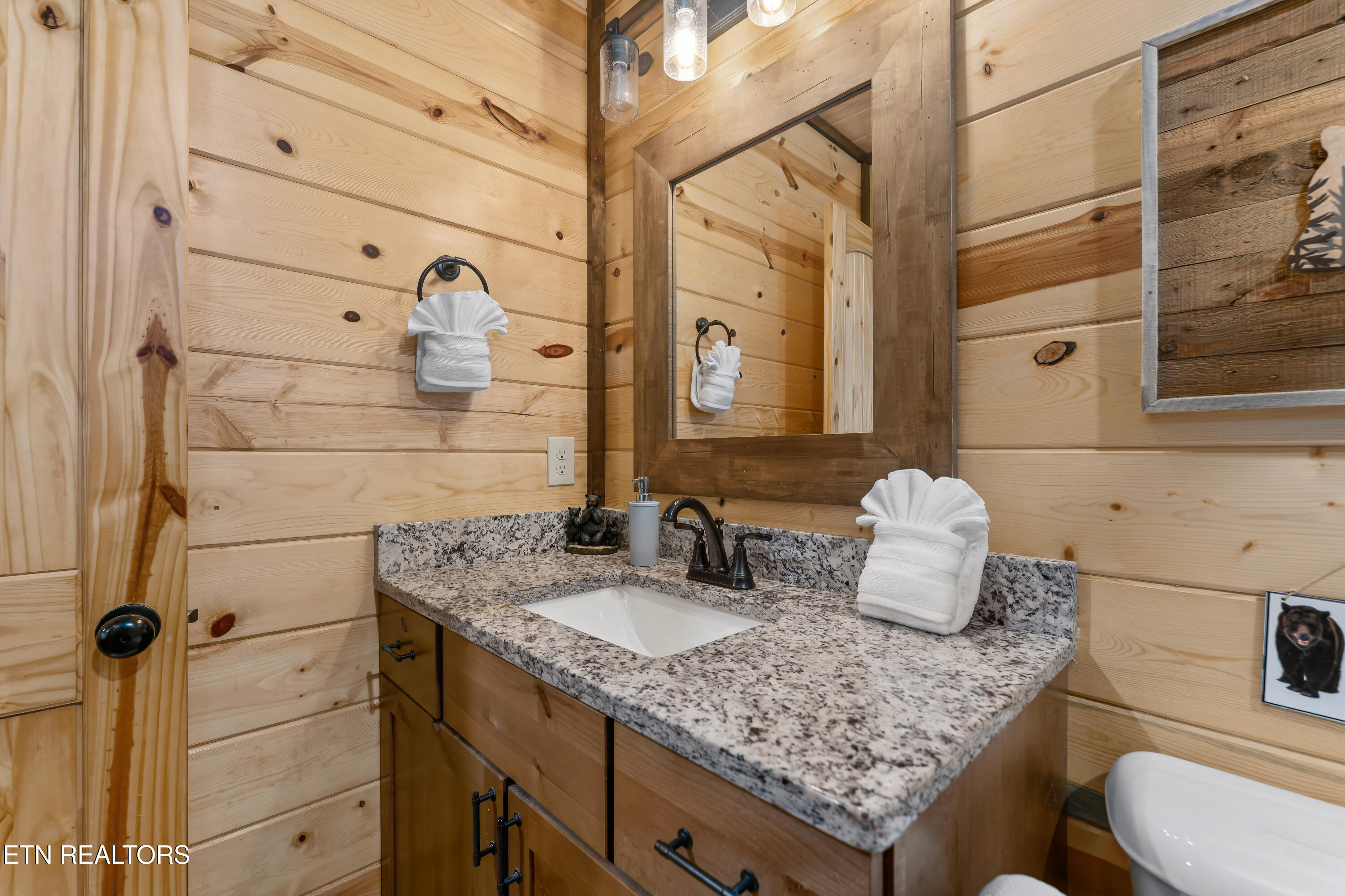 2706 Owls Cove Way Sevierville TN 37862