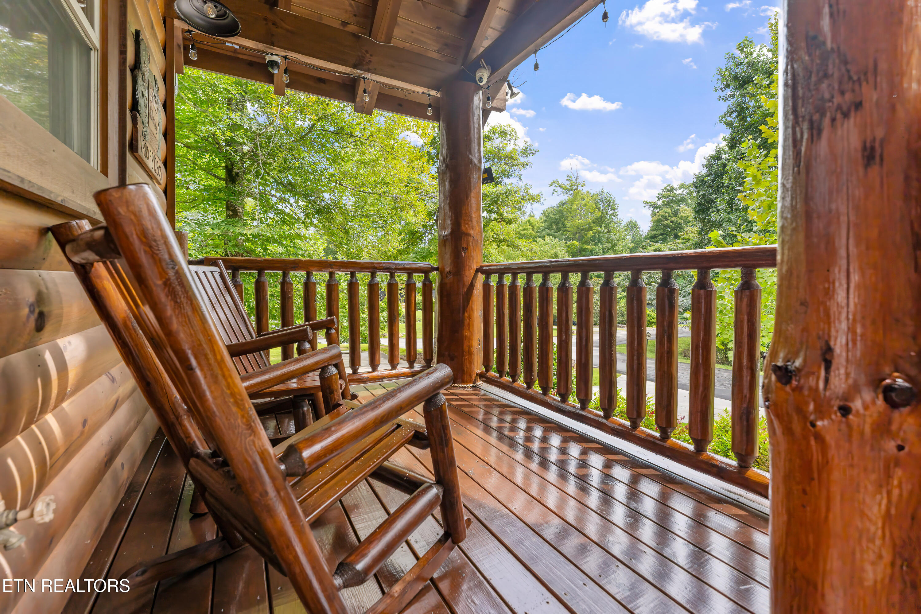 2706 Owls Cove Way Sevierville TN 37862