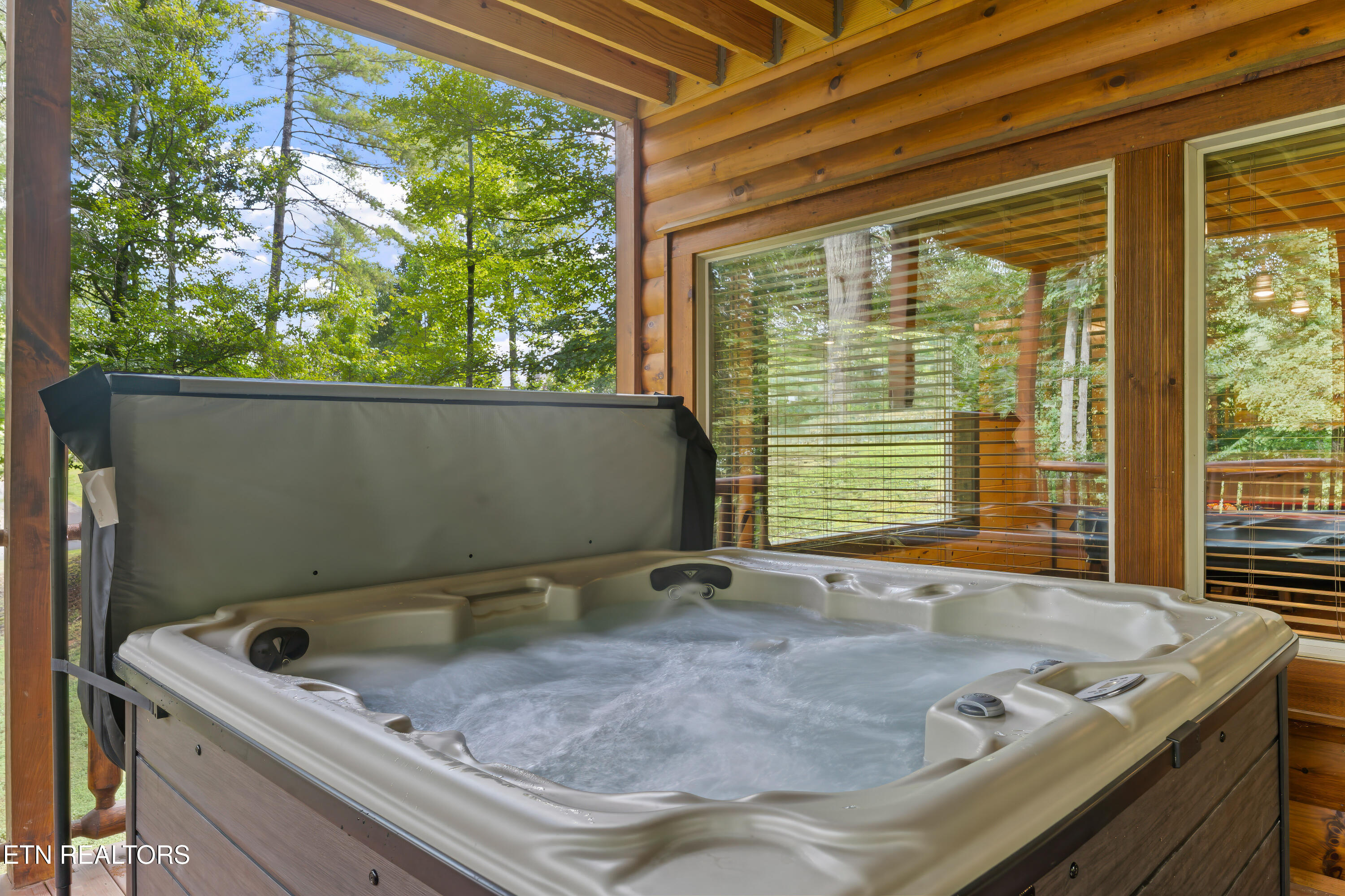 2706 Owls Cove Way Sevierville TN 37862