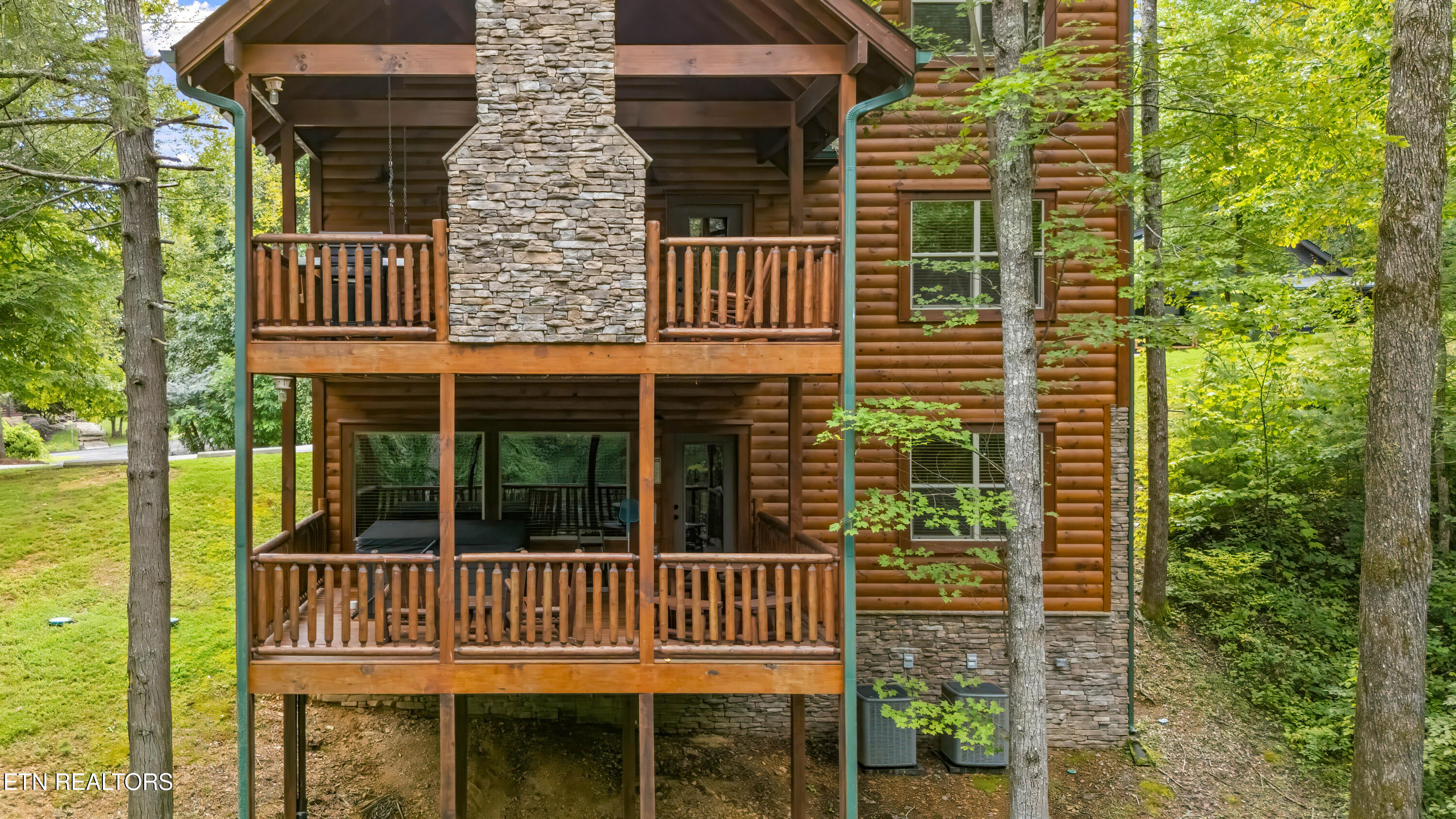 2706 Owls Cove Way Sevierville TN 37862