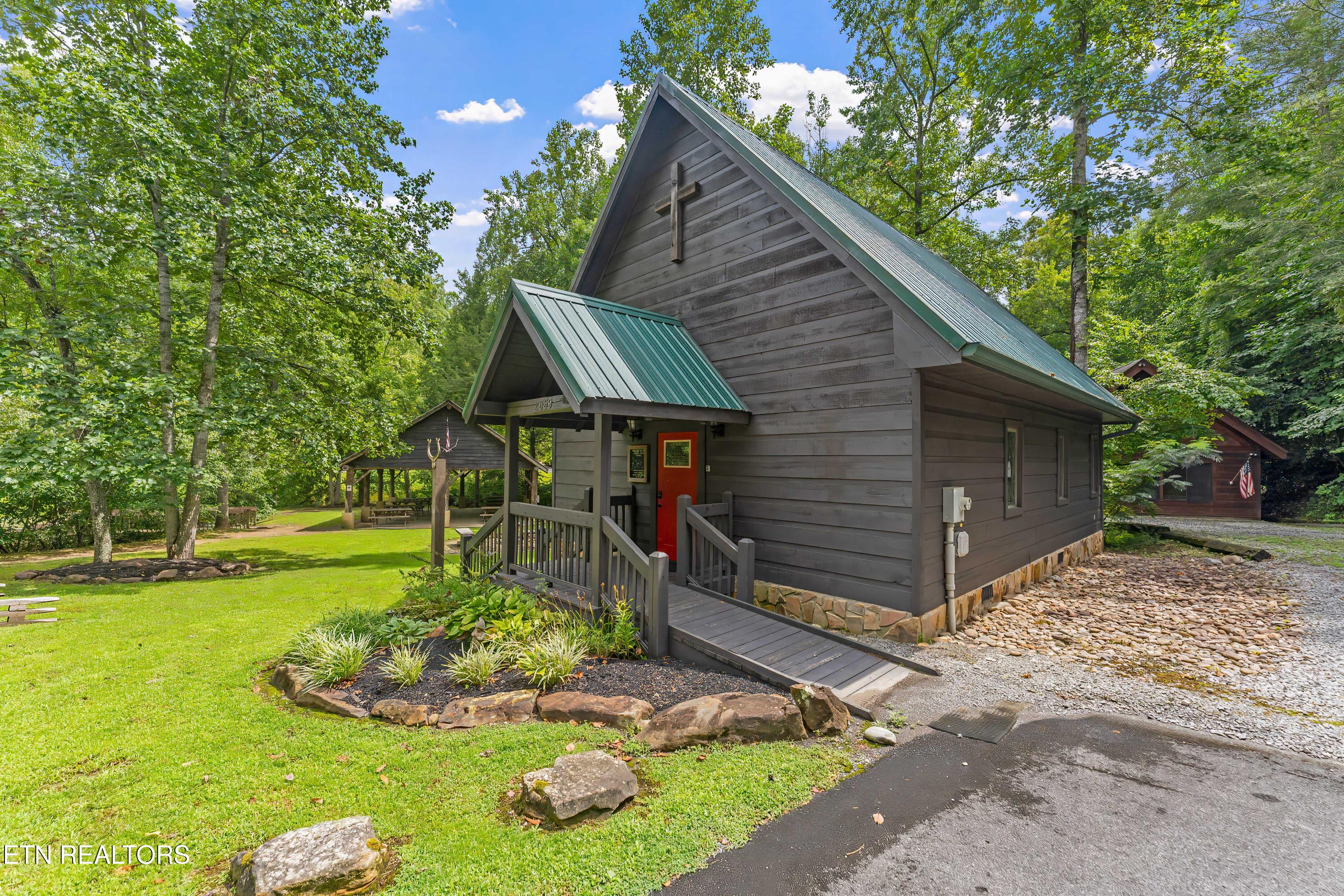 2706 Owls Cove Way Sevierville TN 37862