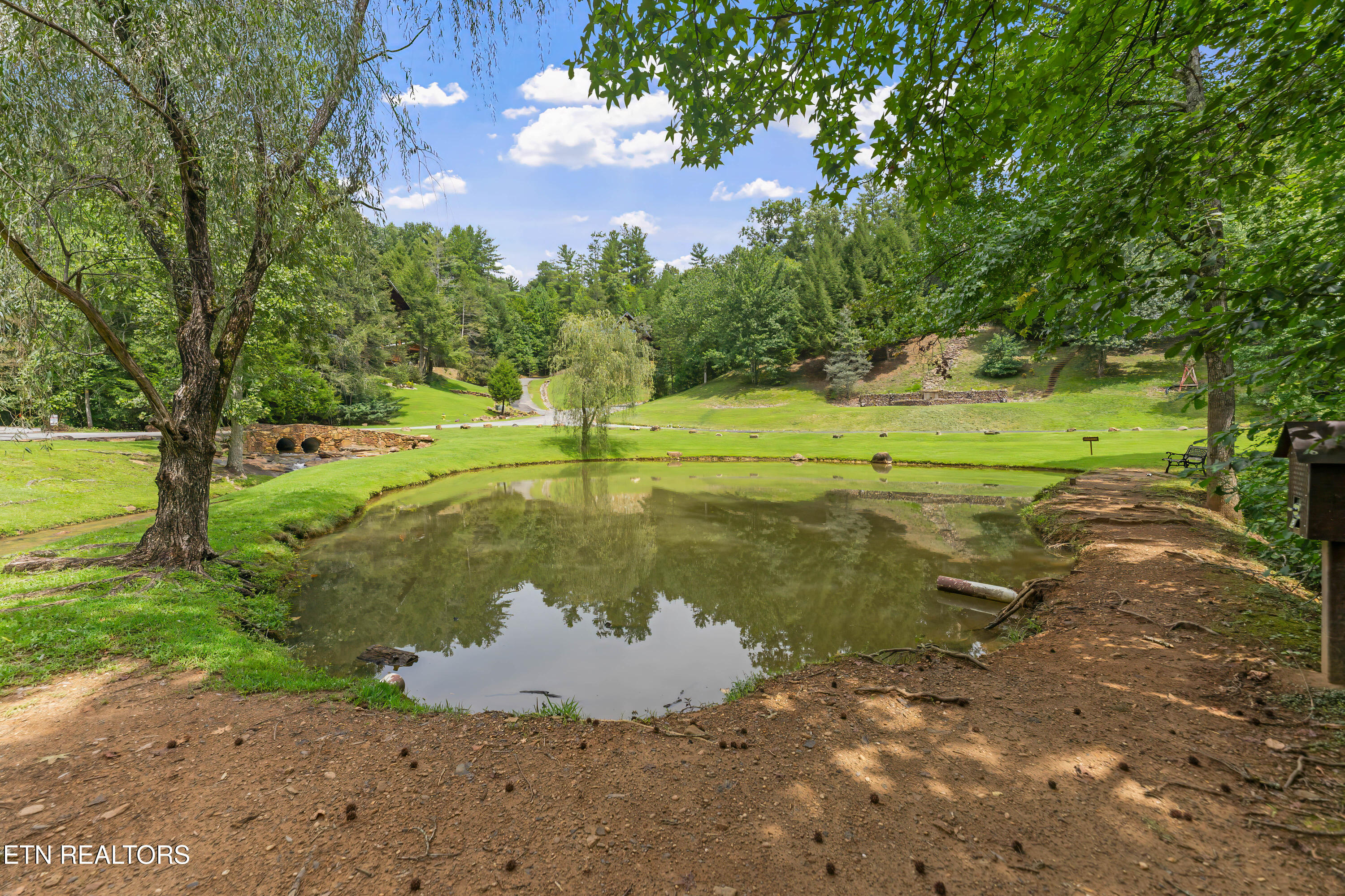 2706 Owls Cove Way Sevierville TN 37862