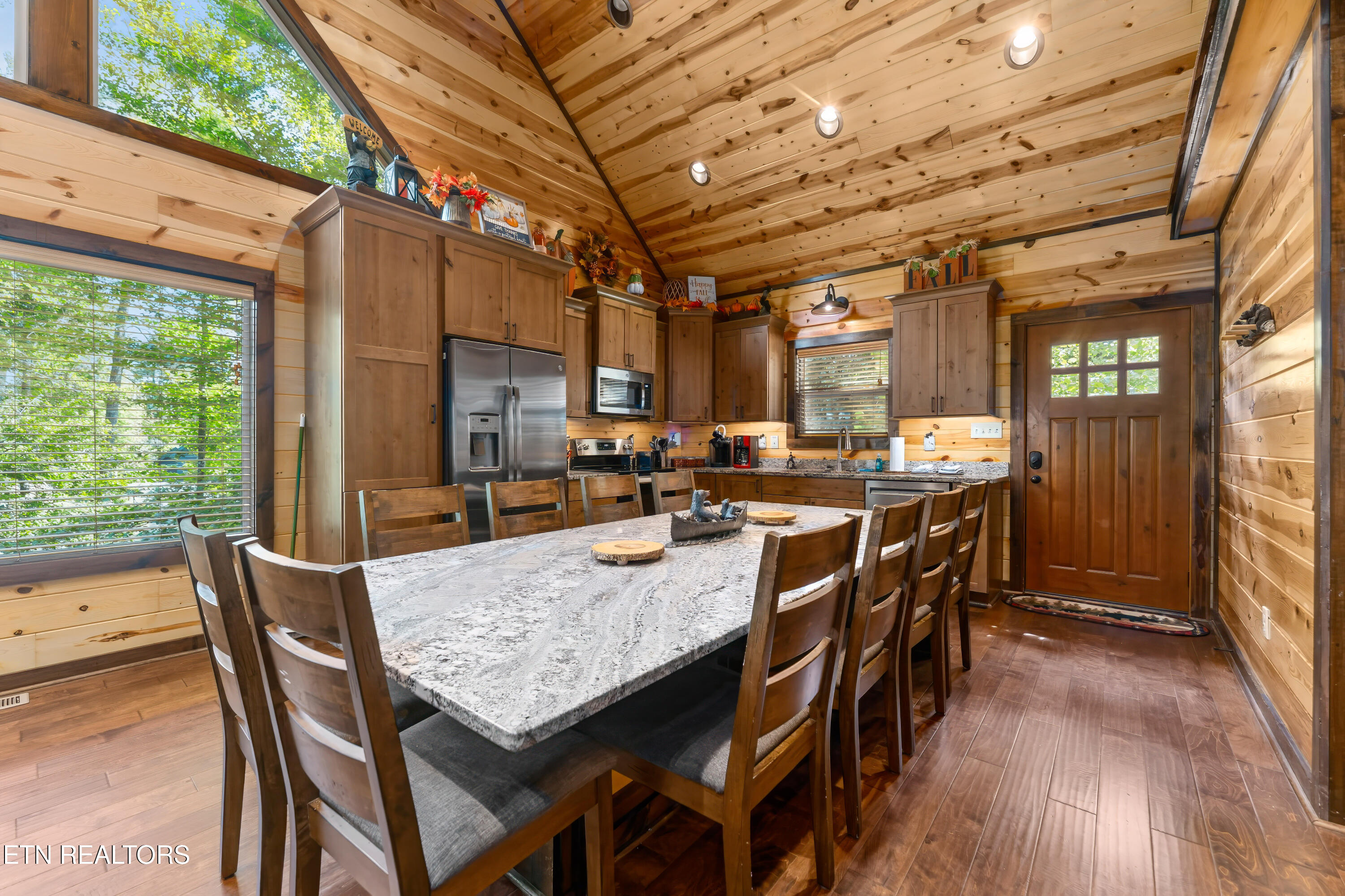 2706 Owls Cove Way Sevierville TN 37862