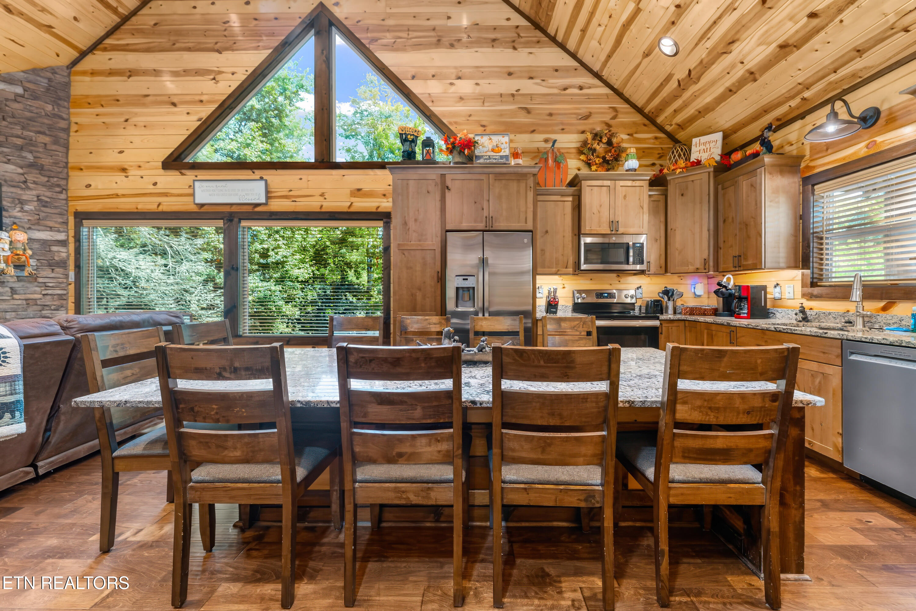 2706 Owls Cove Way Sevierville TN 37862