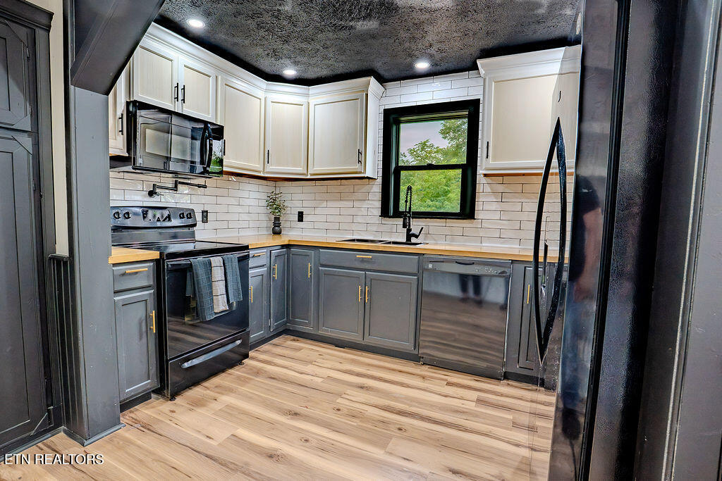 960 Chestnut Grove Road Dandridge TN 37725