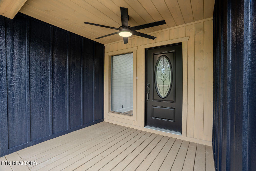 960 Chestnut Grove Road Dandridge TN 37725