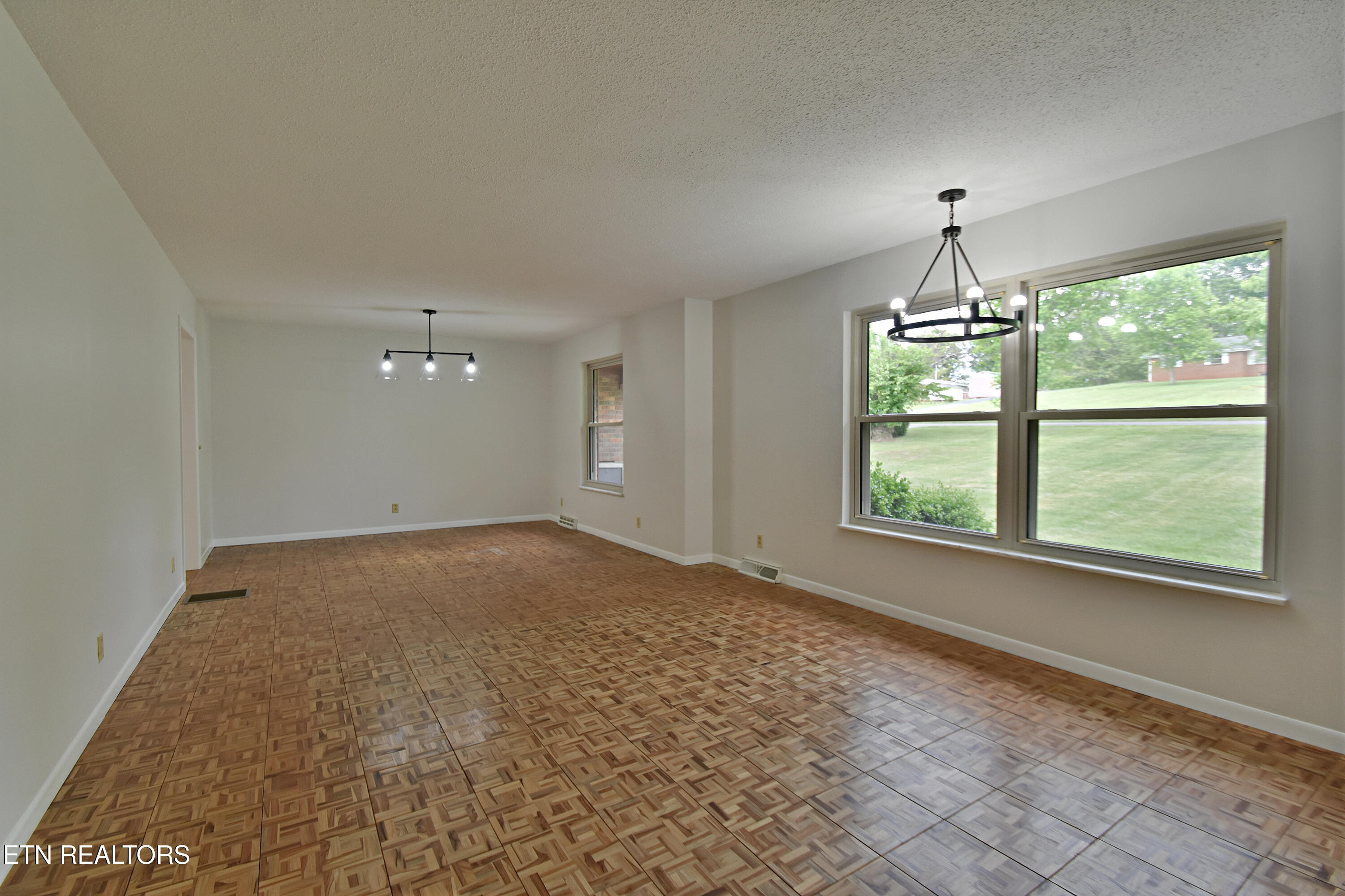 1614 Oak Street Loudon TN 37774