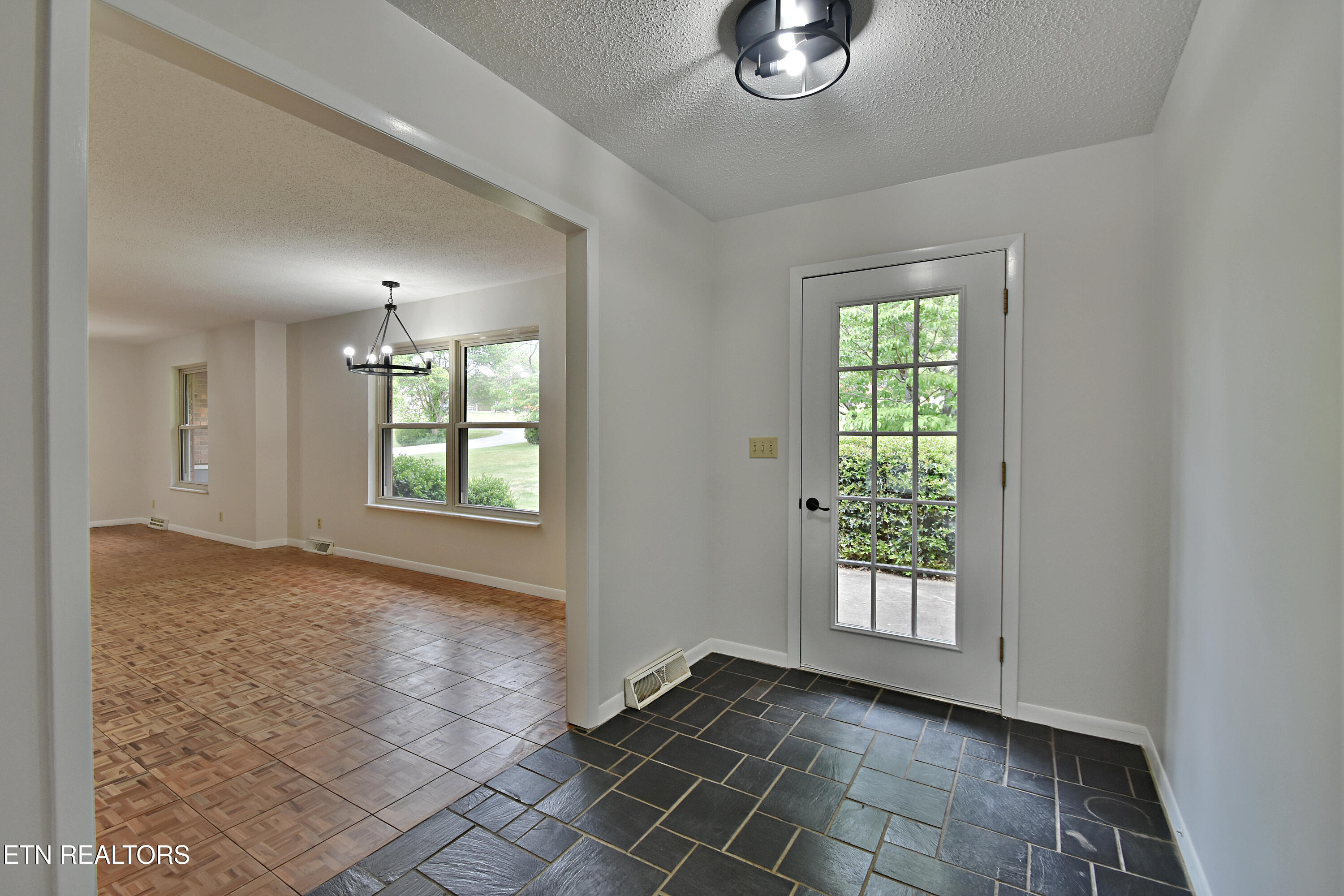 1614 Oak Street Loudon TN 37774