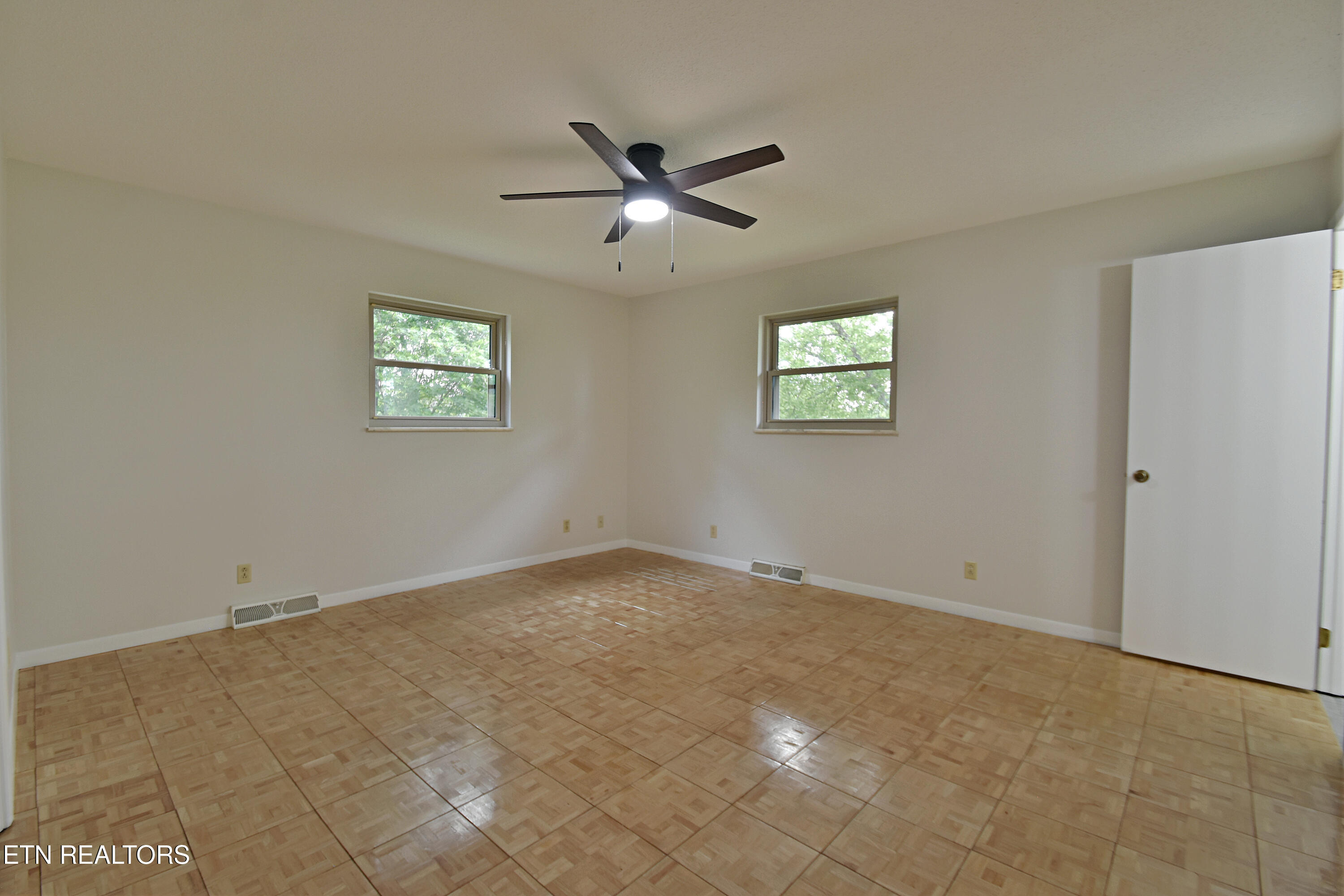 1614 Oak Street Loudon TN 37774