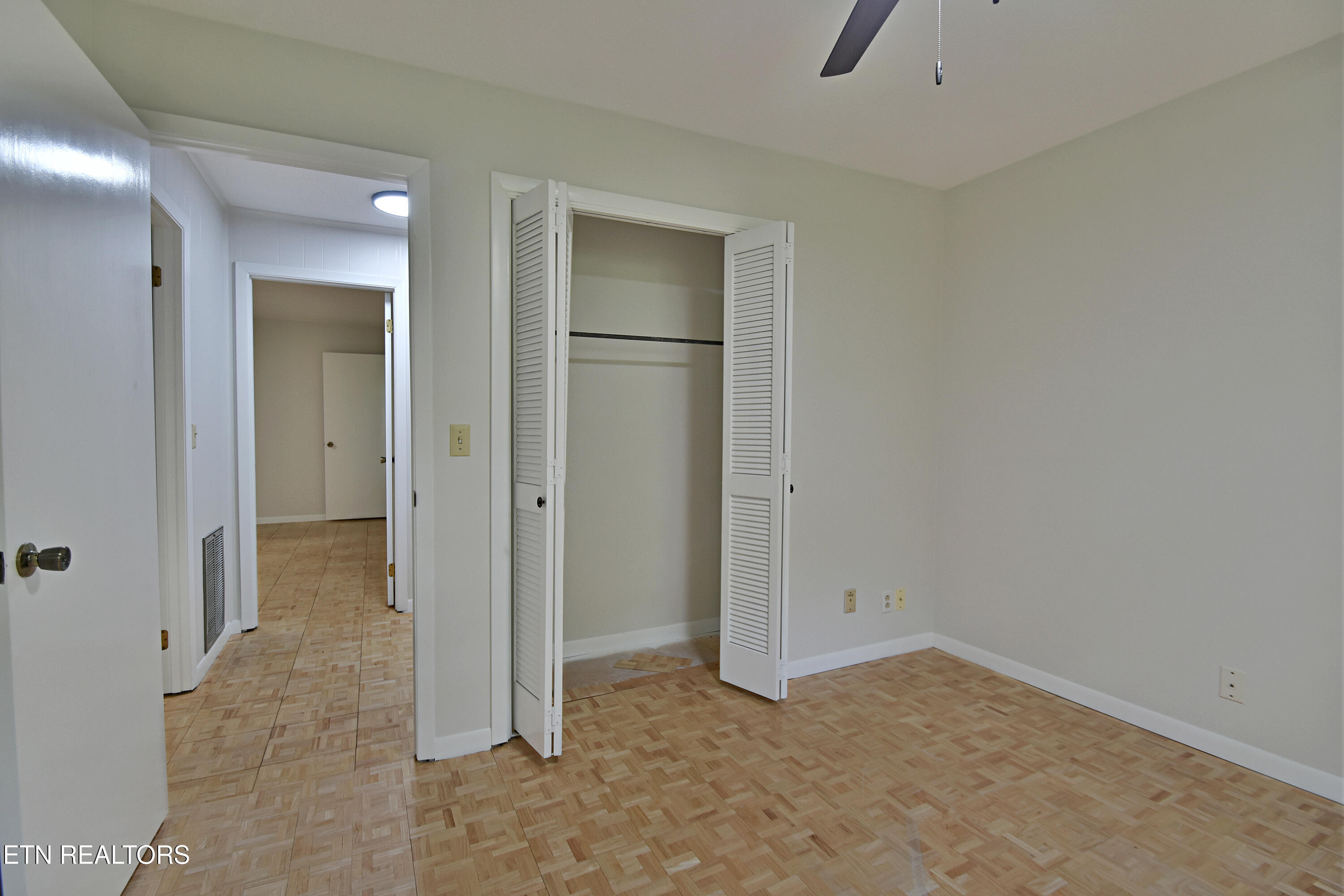 1614 Oak Street Loudon TN 37774