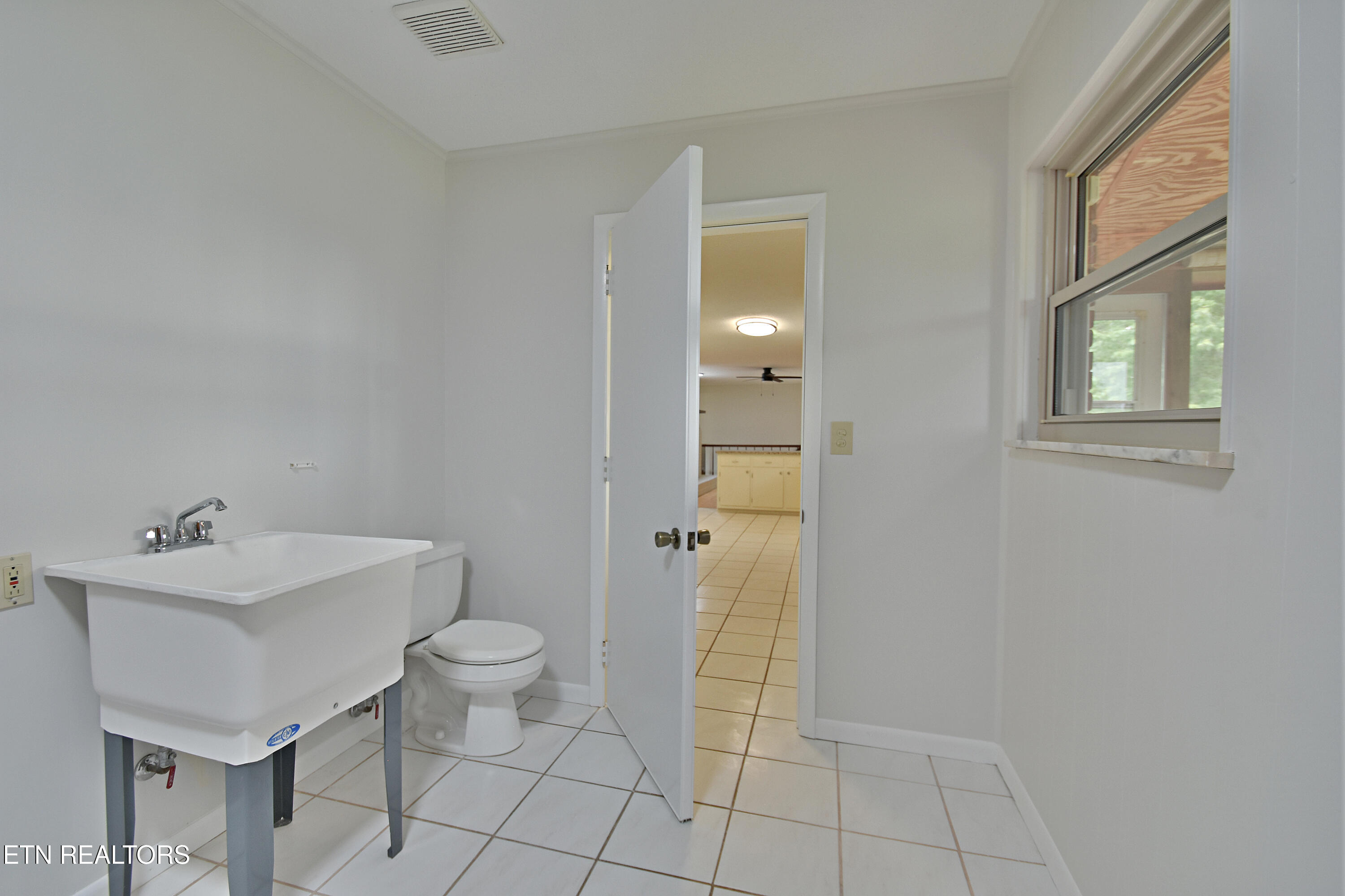 1614 Oak Street Loudon TN 37774
