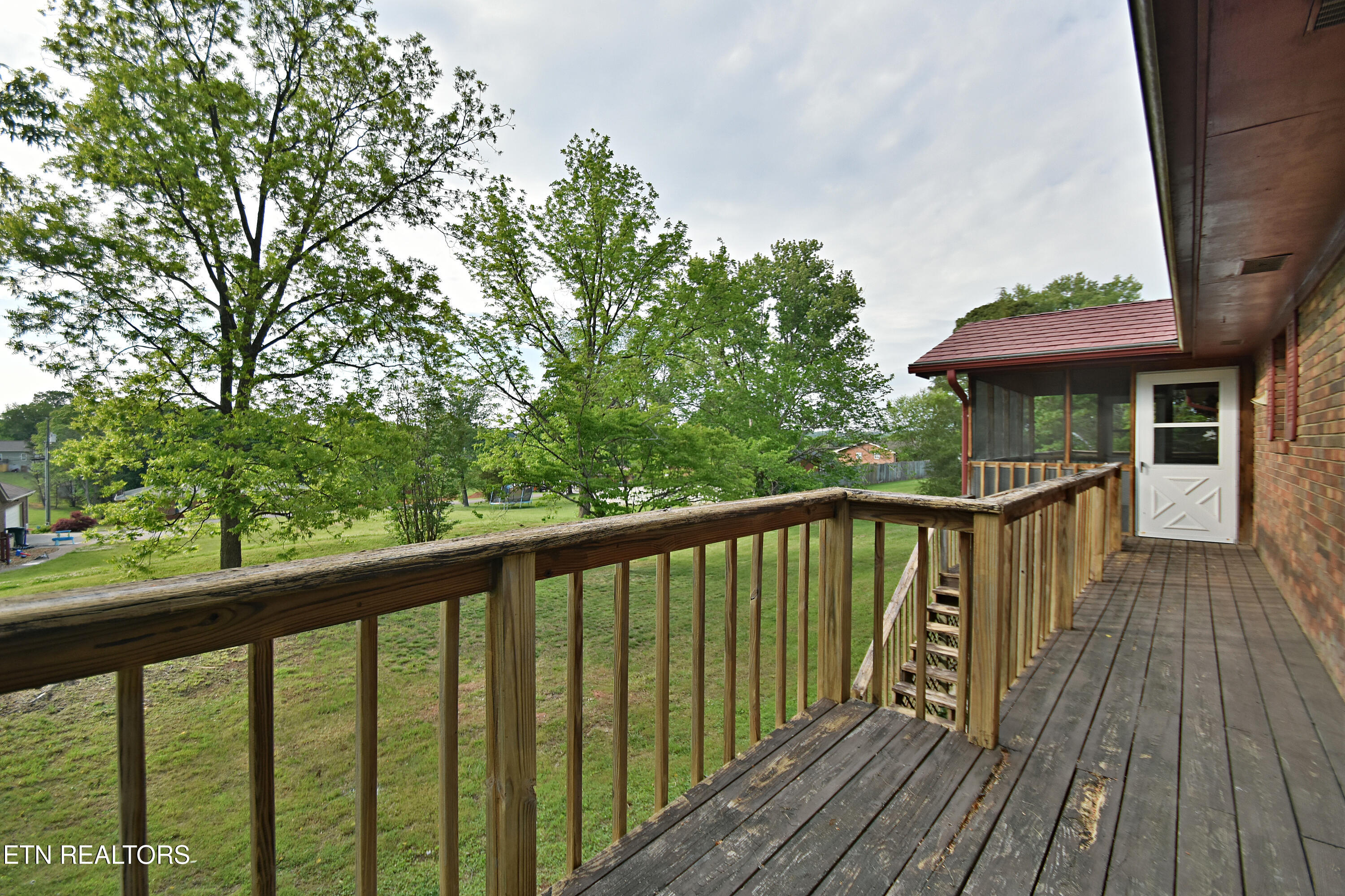 1614 Oak Street Loudon TN 37774