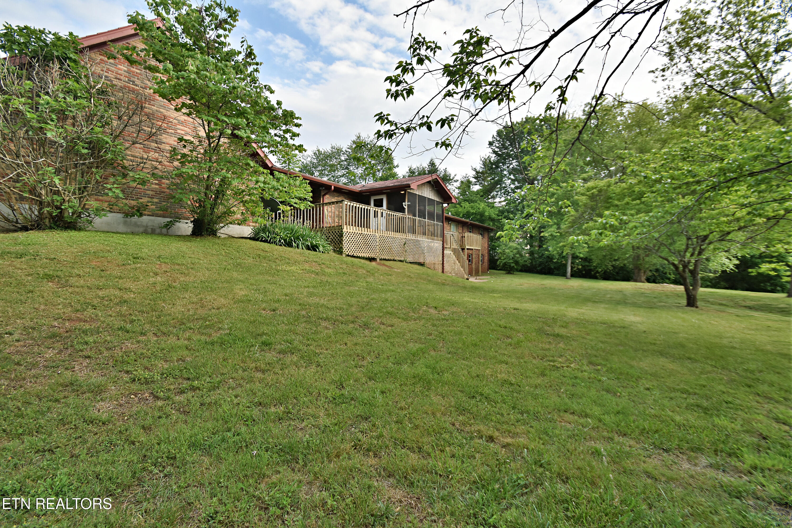 1614 Oak Street Loudon TN 37774
