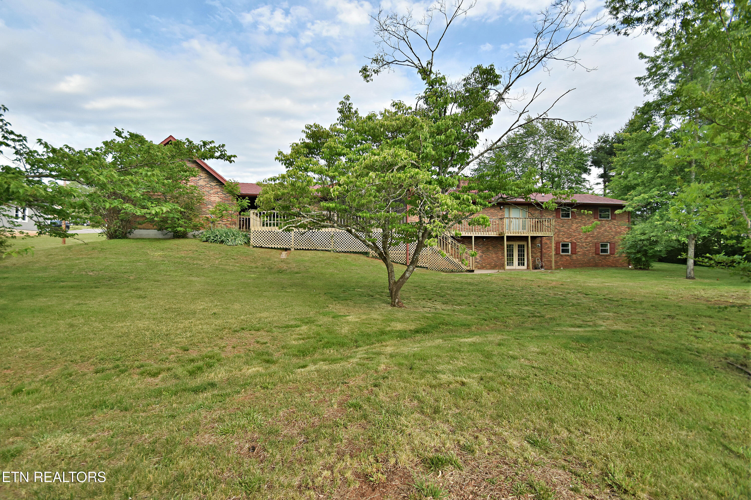 1614 Oak Street Loudon TN 37774