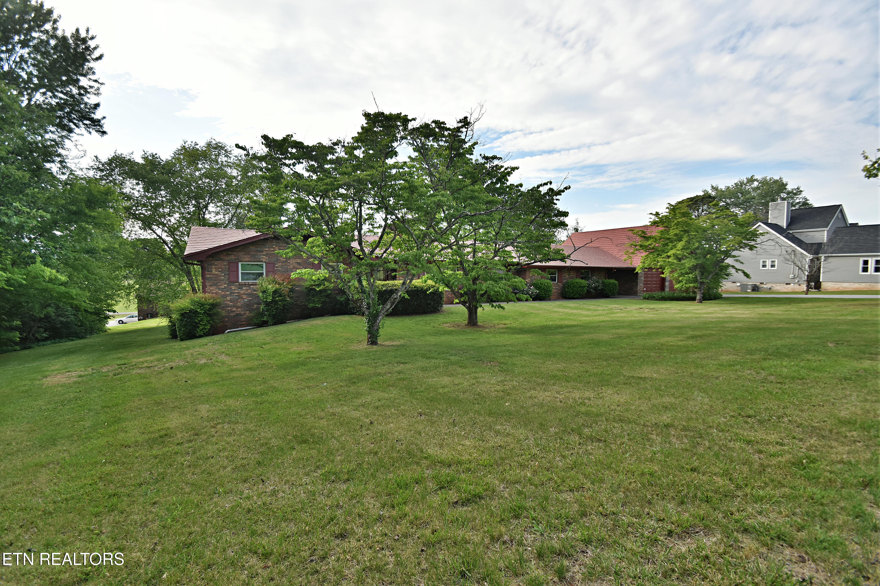 1614 Oak Street Loudon TN 37774
