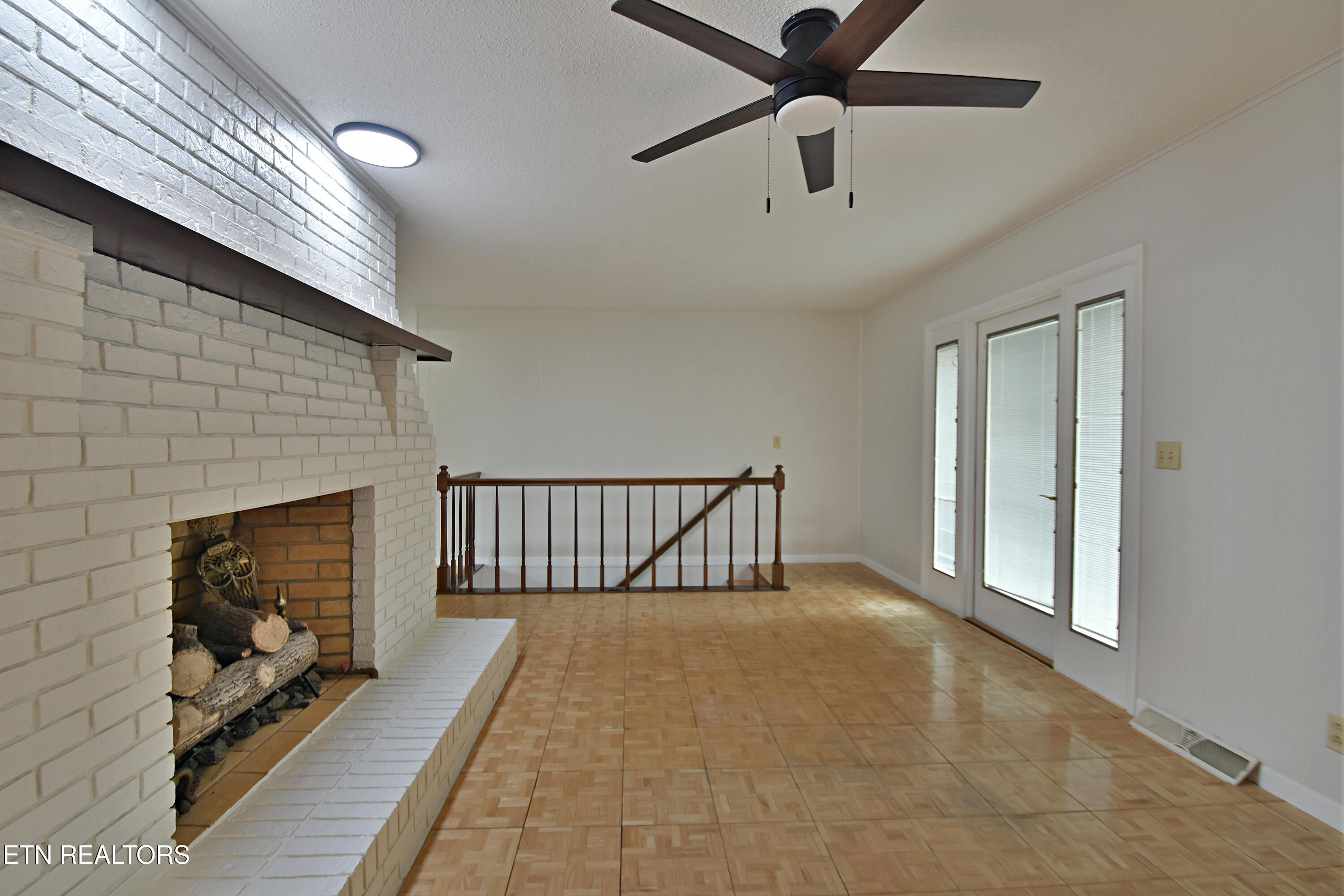 1614 Oak Street Loudon TN 37774