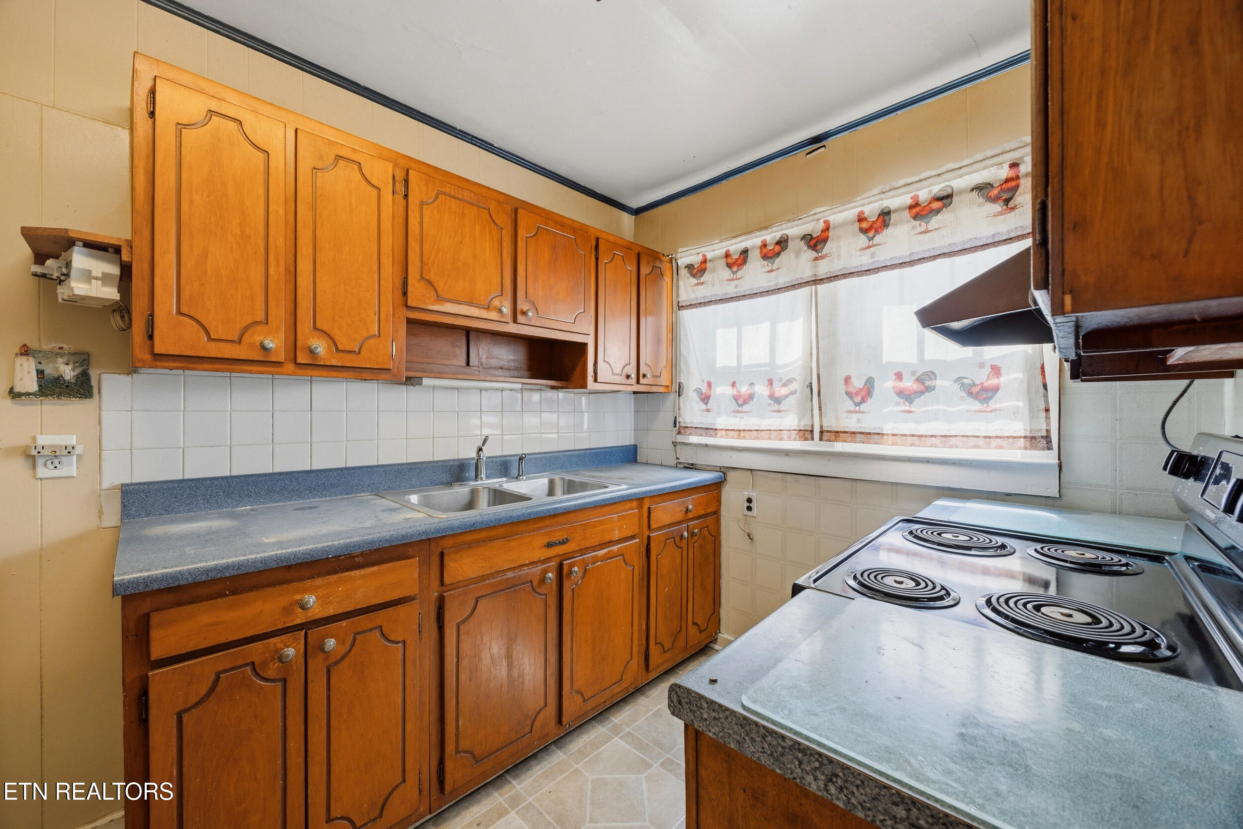 163 Ivy Avenue Lenoir City TN 37771
