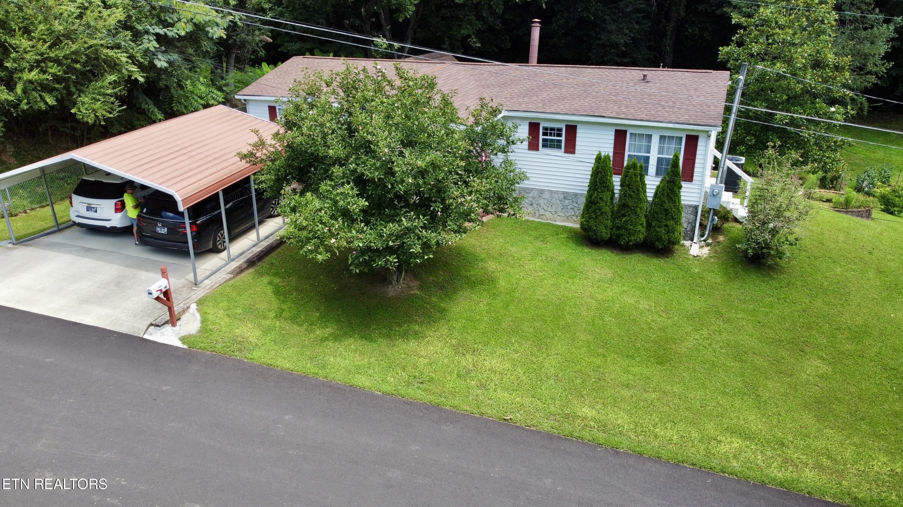 312 Finley Drive Lenoir City TN 37771