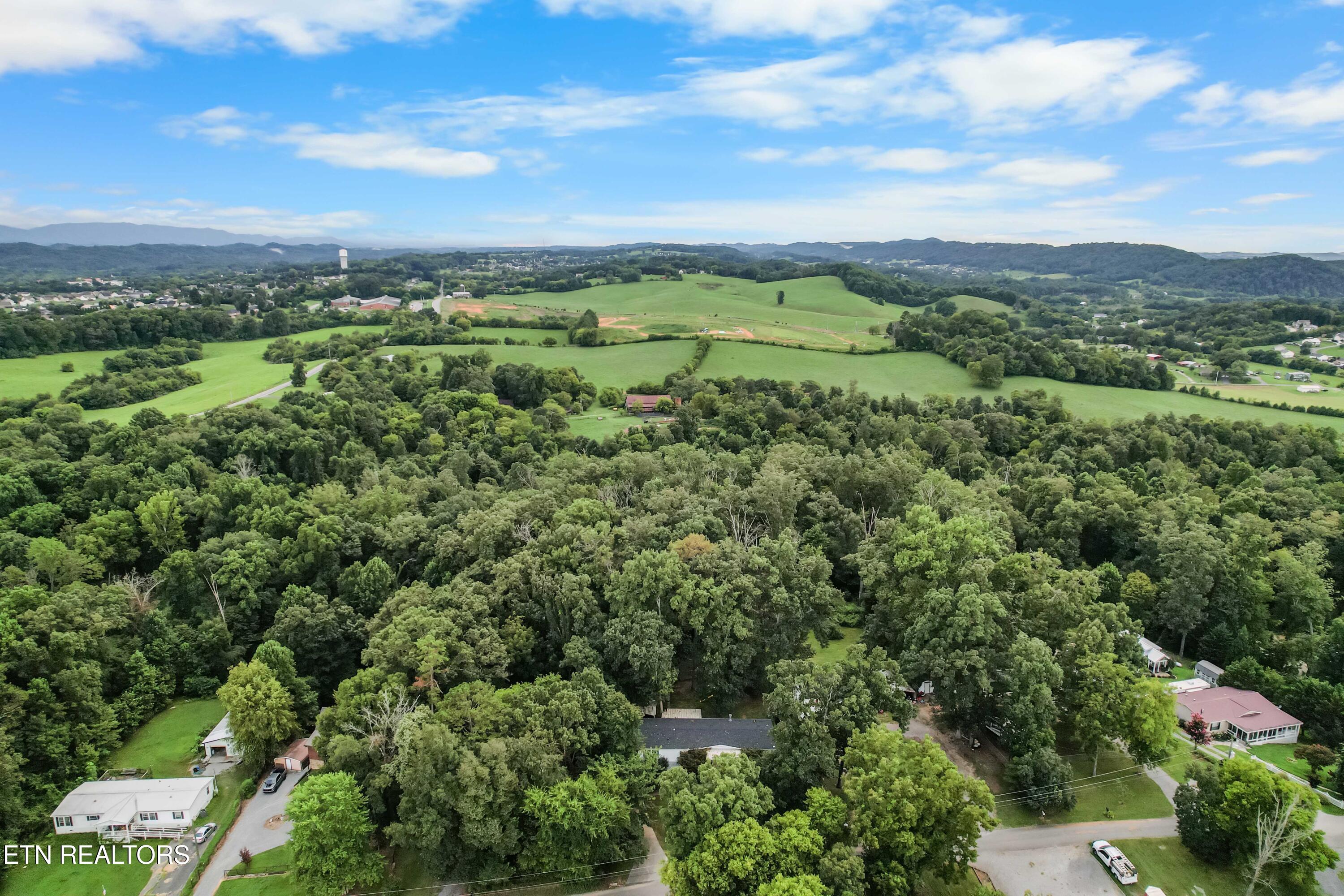 1711 Walnut Hill Lane Sevierville TN 37876