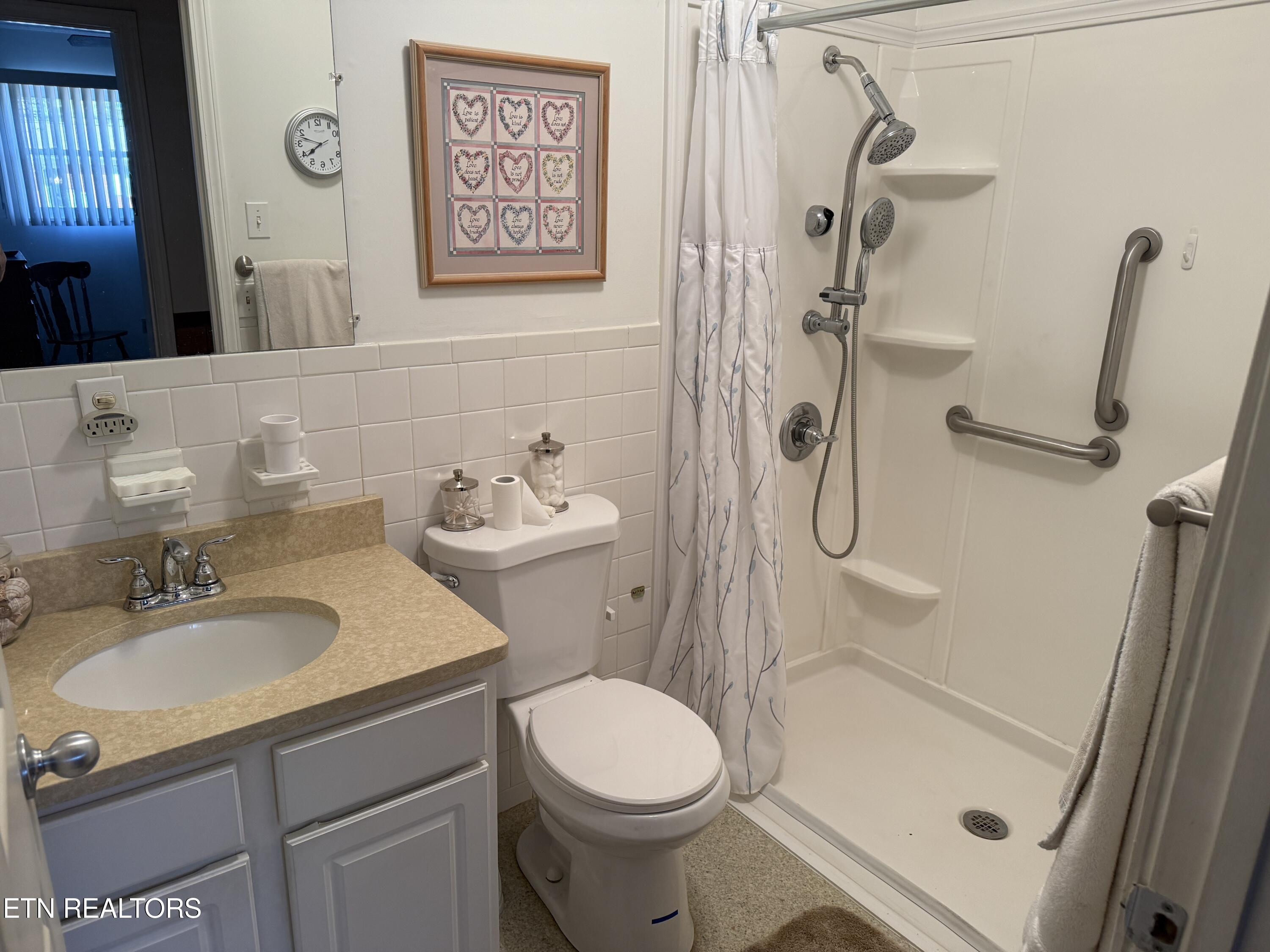 138 Gayle Avenue Lenoir City TN 37771