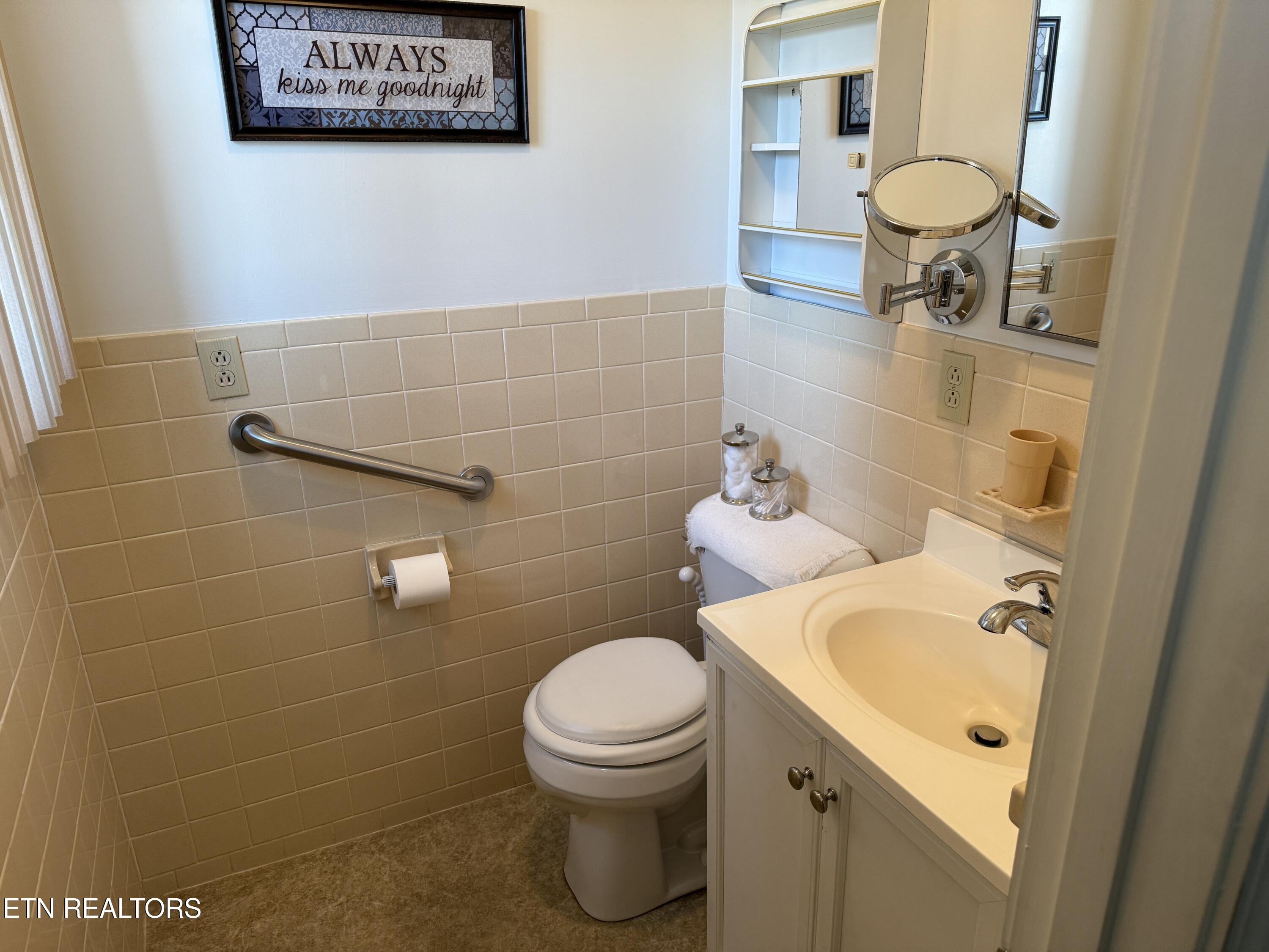 138 Gayle Avenue Lenoir City TN 37771