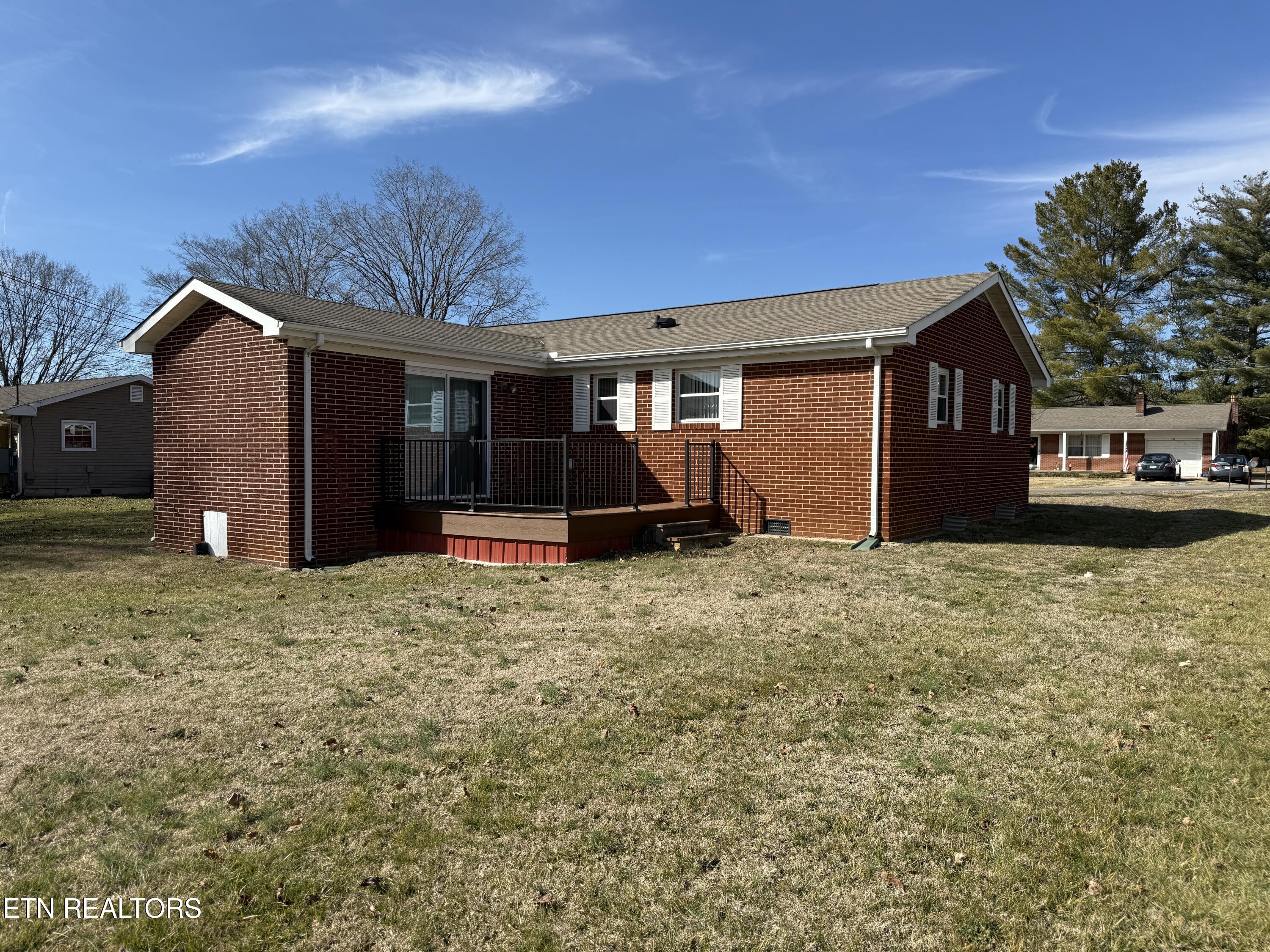 138 Gayle Avenue Lenoir City TN 37771