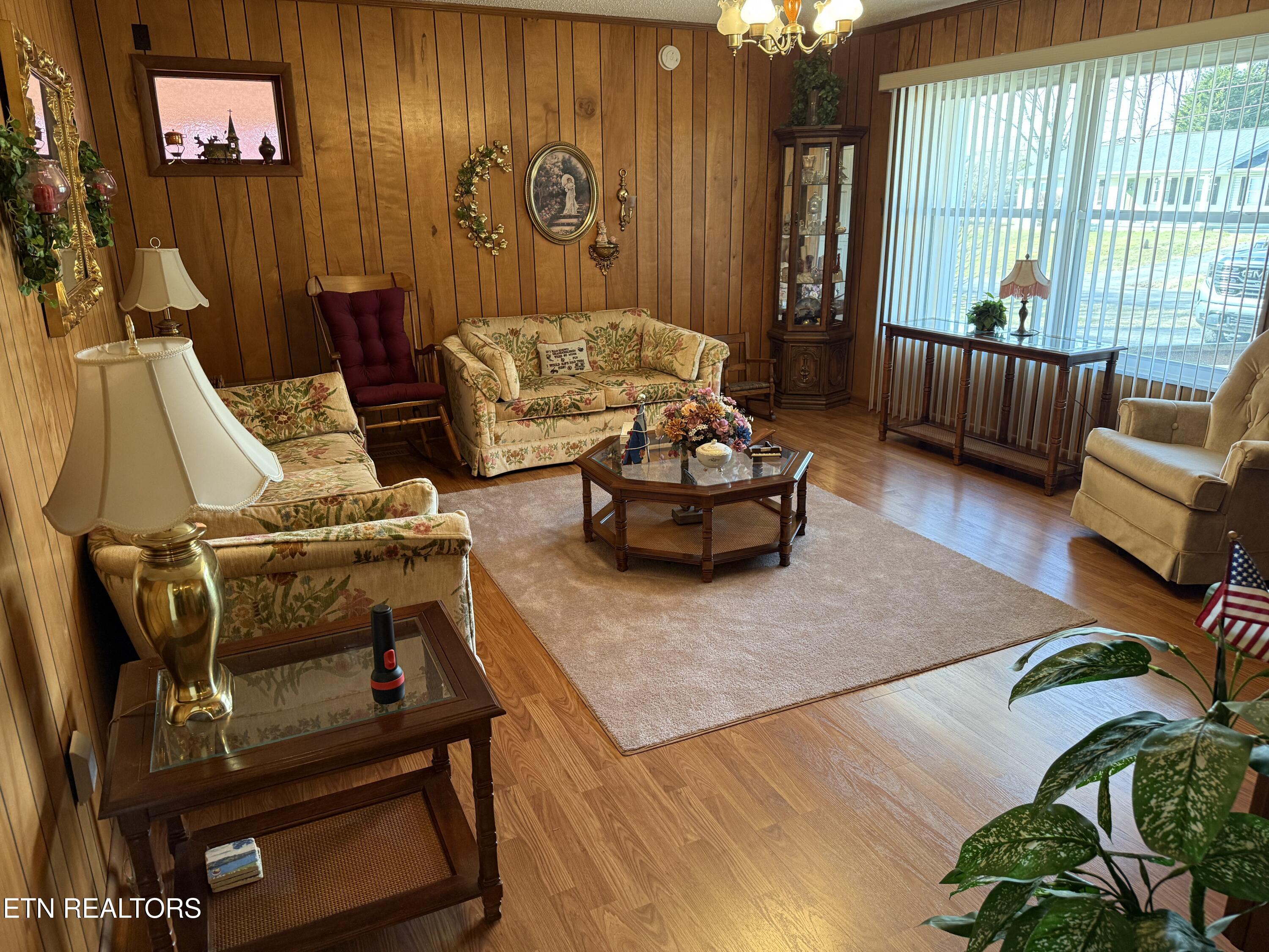 138 Gayle Avenue Lenoir City TN 37771
