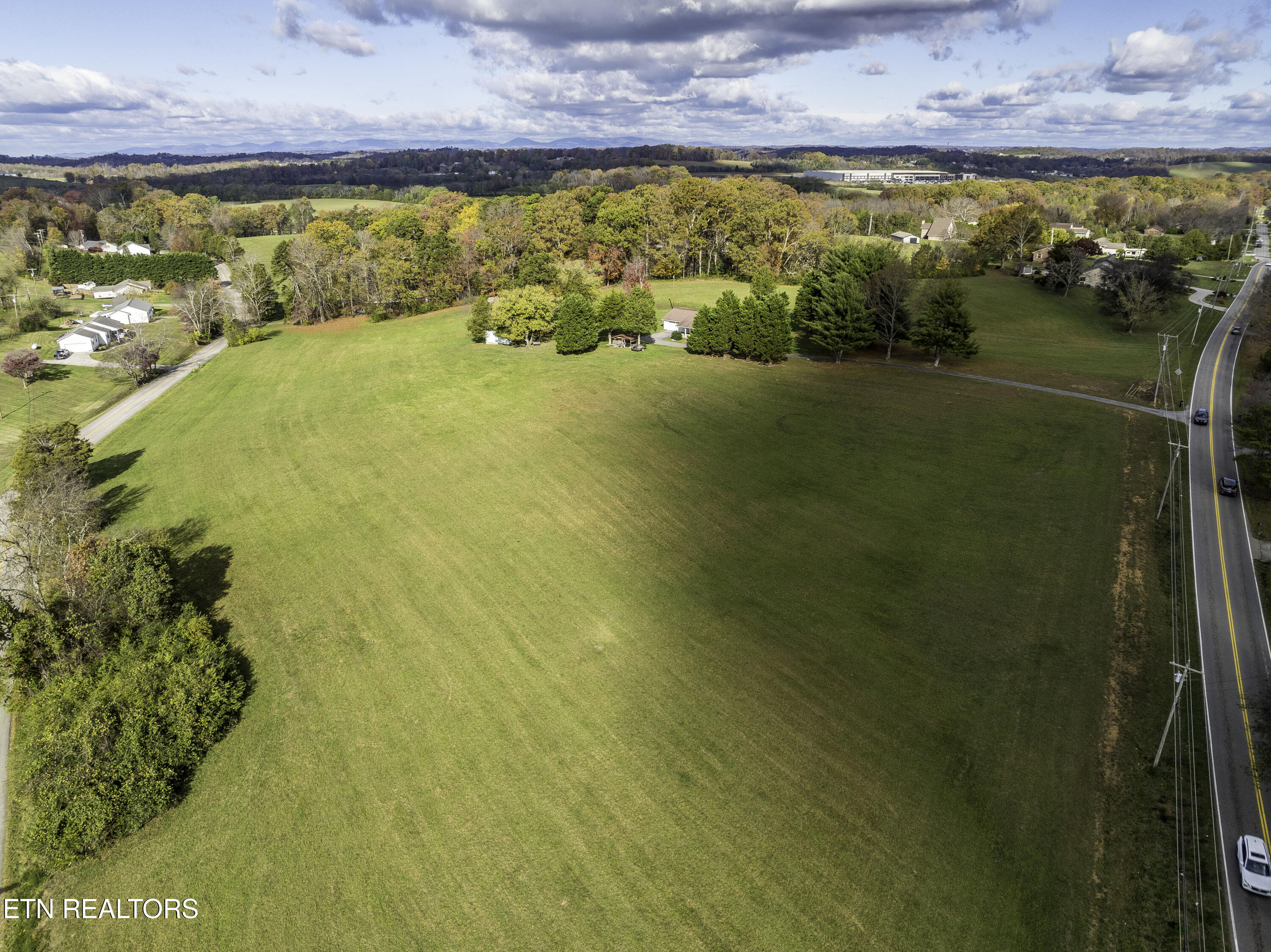 1438 W Hunt Road Maryville TN 37801