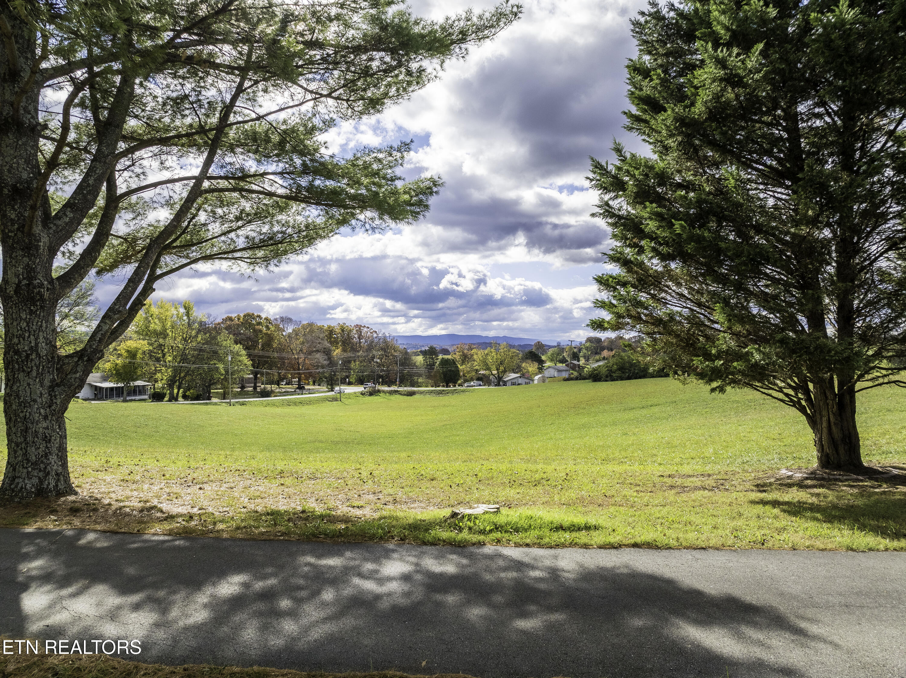 1438 W Hunt Road Maryville TN 37801