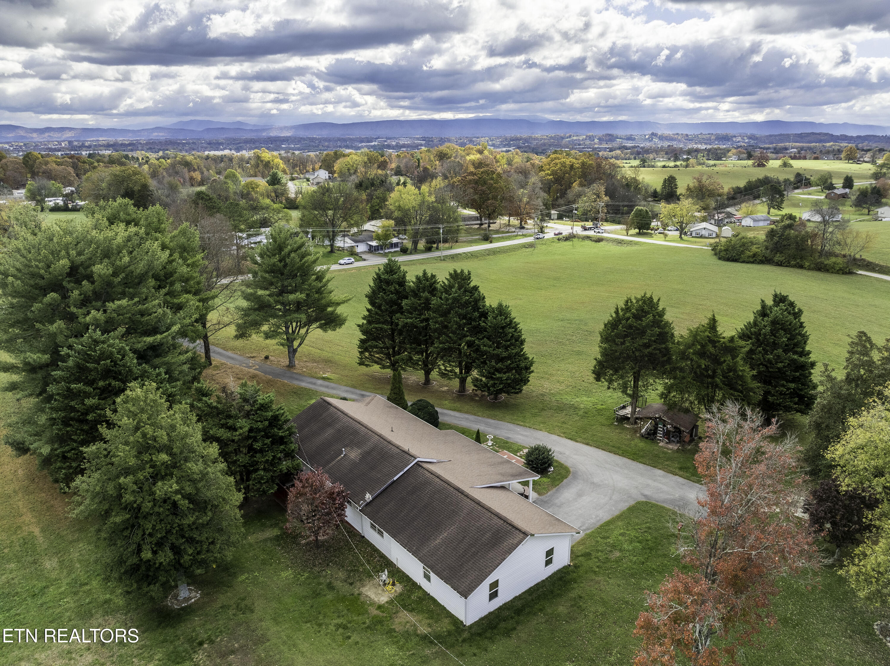 1438 W Hunt Road Maryville TN 37801