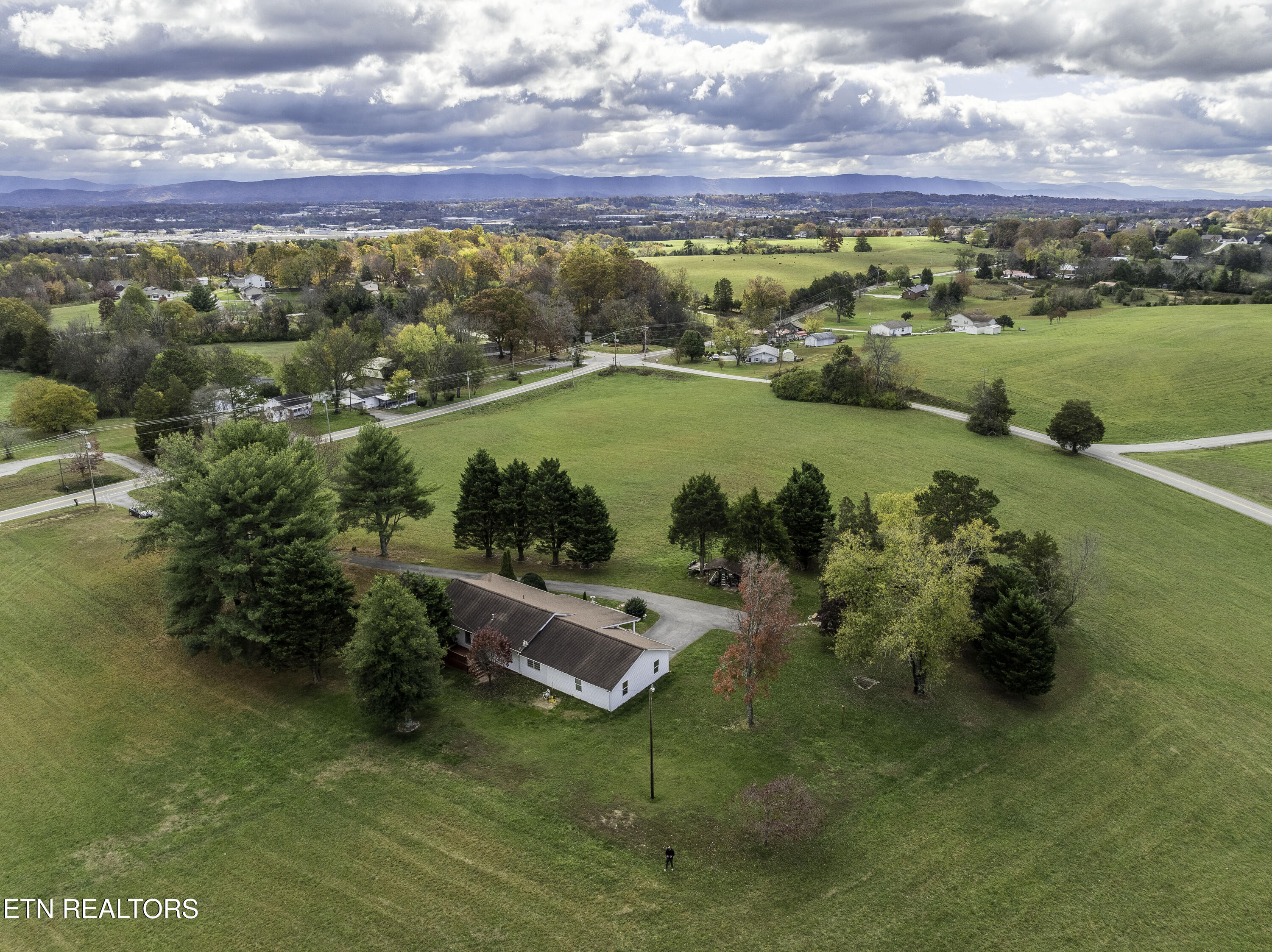 1438 W Hunt Road Maryville TN 37801