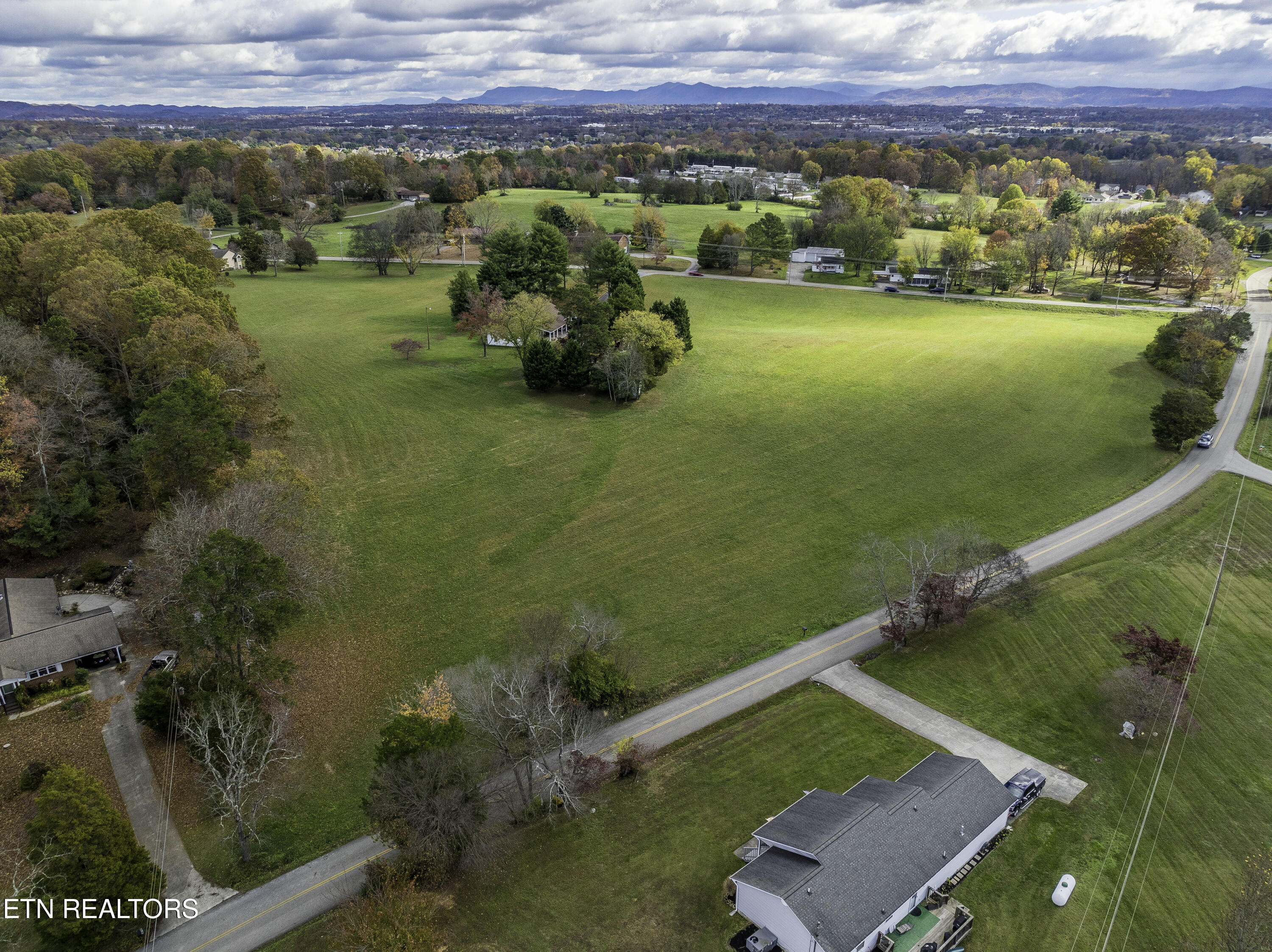 1438 W Hunt Road Maryville TN 37801
