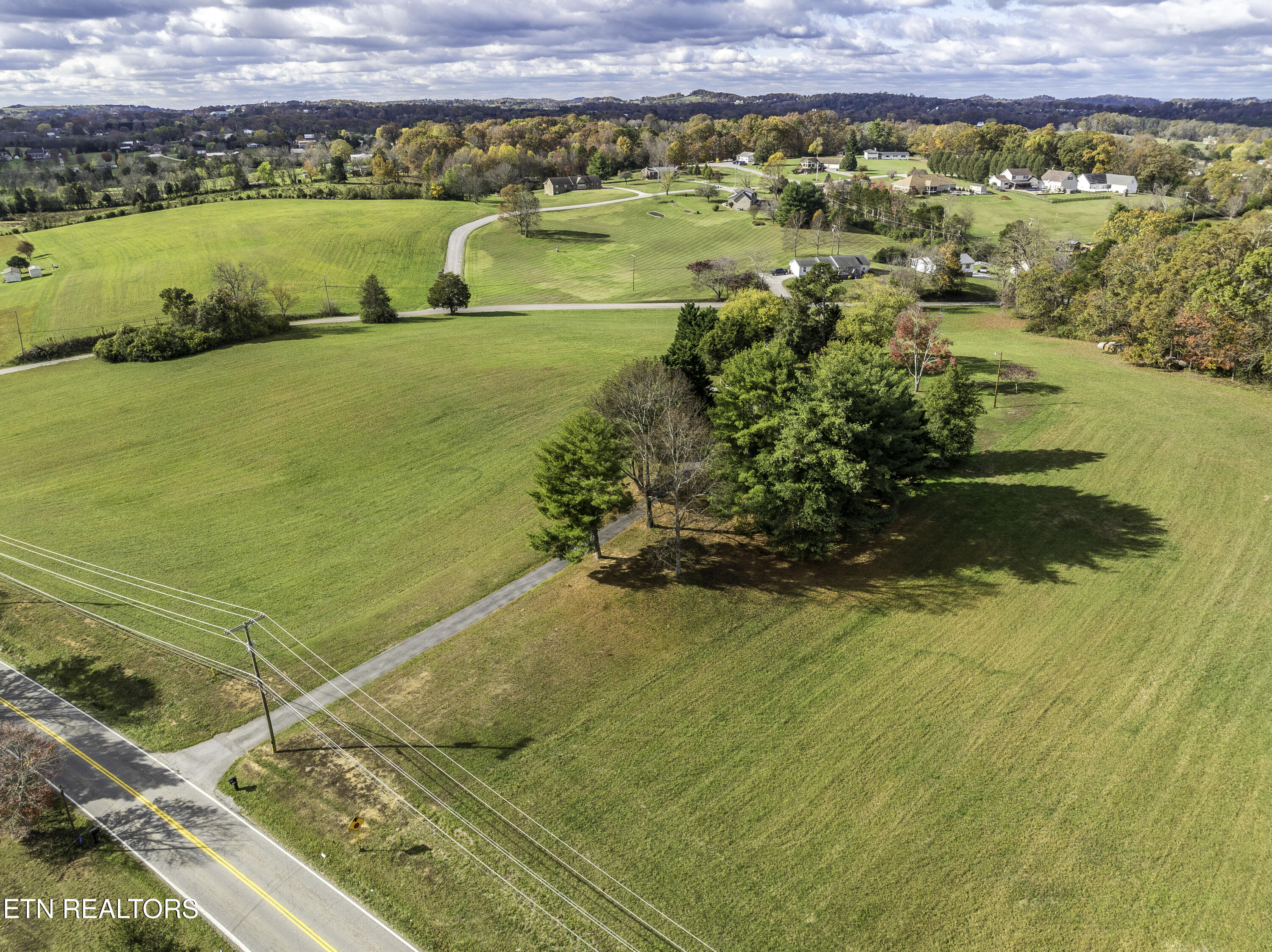 1438 W Hunt Road Maryville TN 37801
