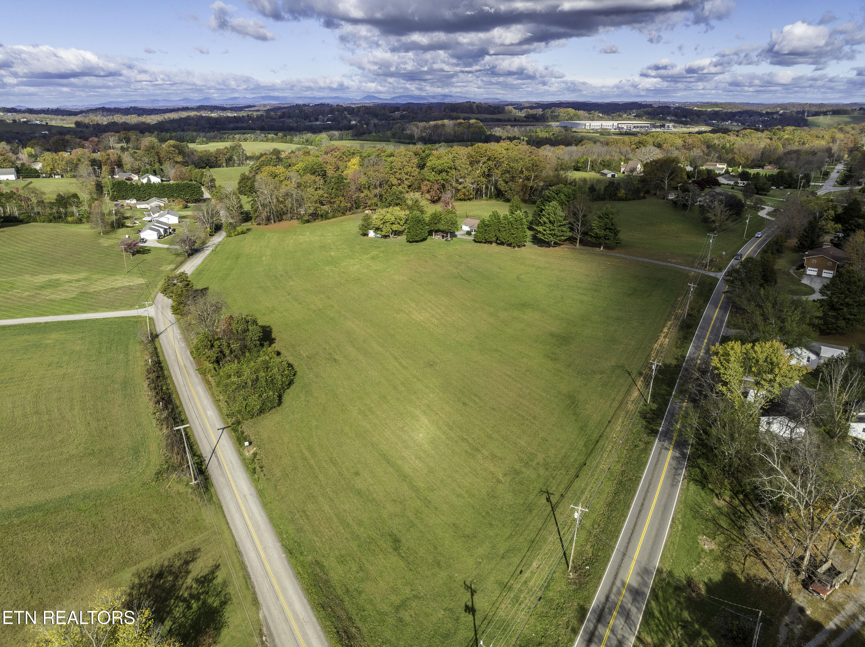 1438 W Hunt Road Maryville TN 37801