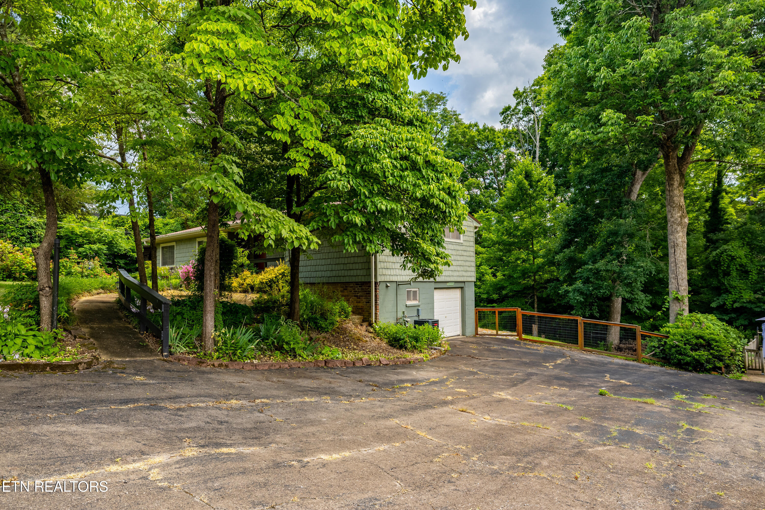 237 Stratford Road Knoxville TN 37920