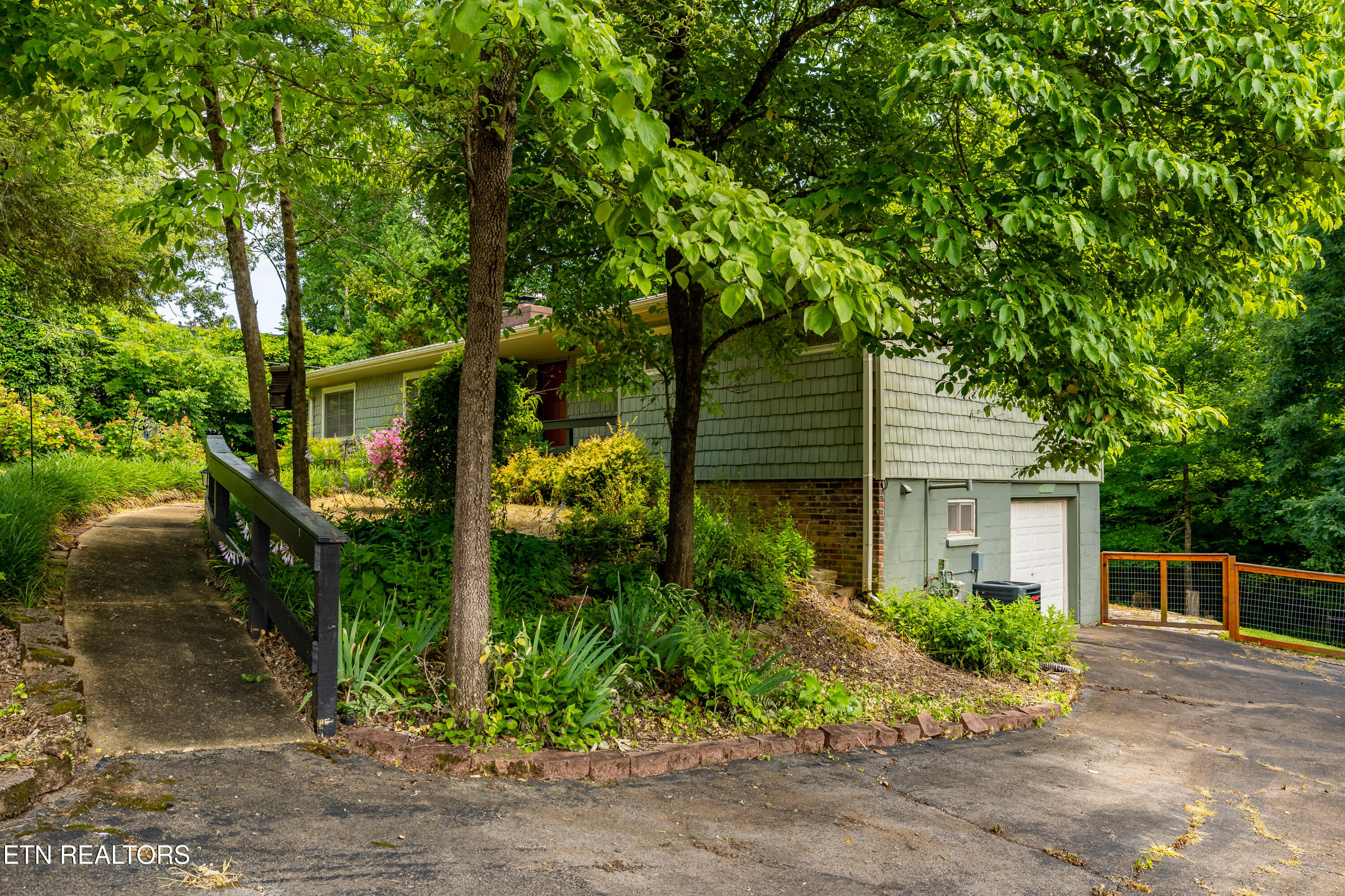 237 Stratford Road Knoxville TN 37920