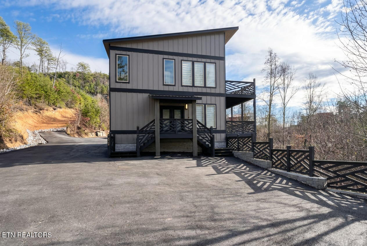 1924 Walker Trail Sevierville TN 37876