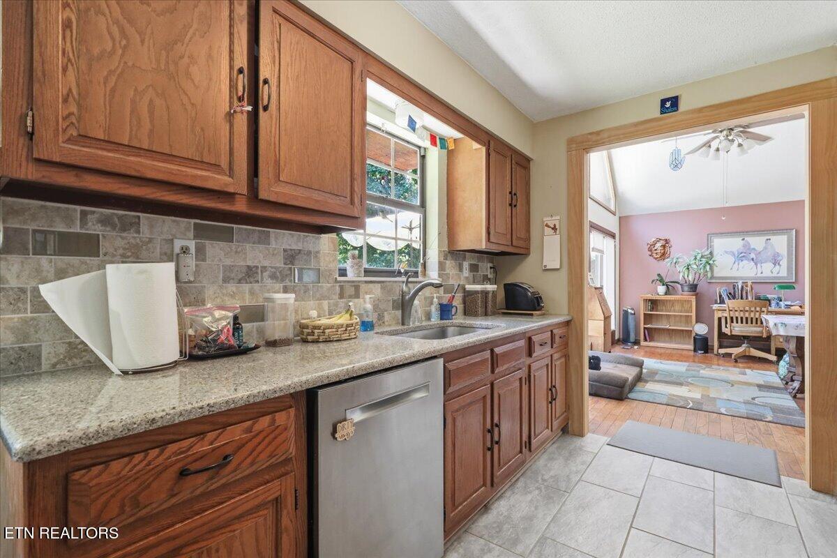 3433 Russellwood Drive Rockford TN 37853