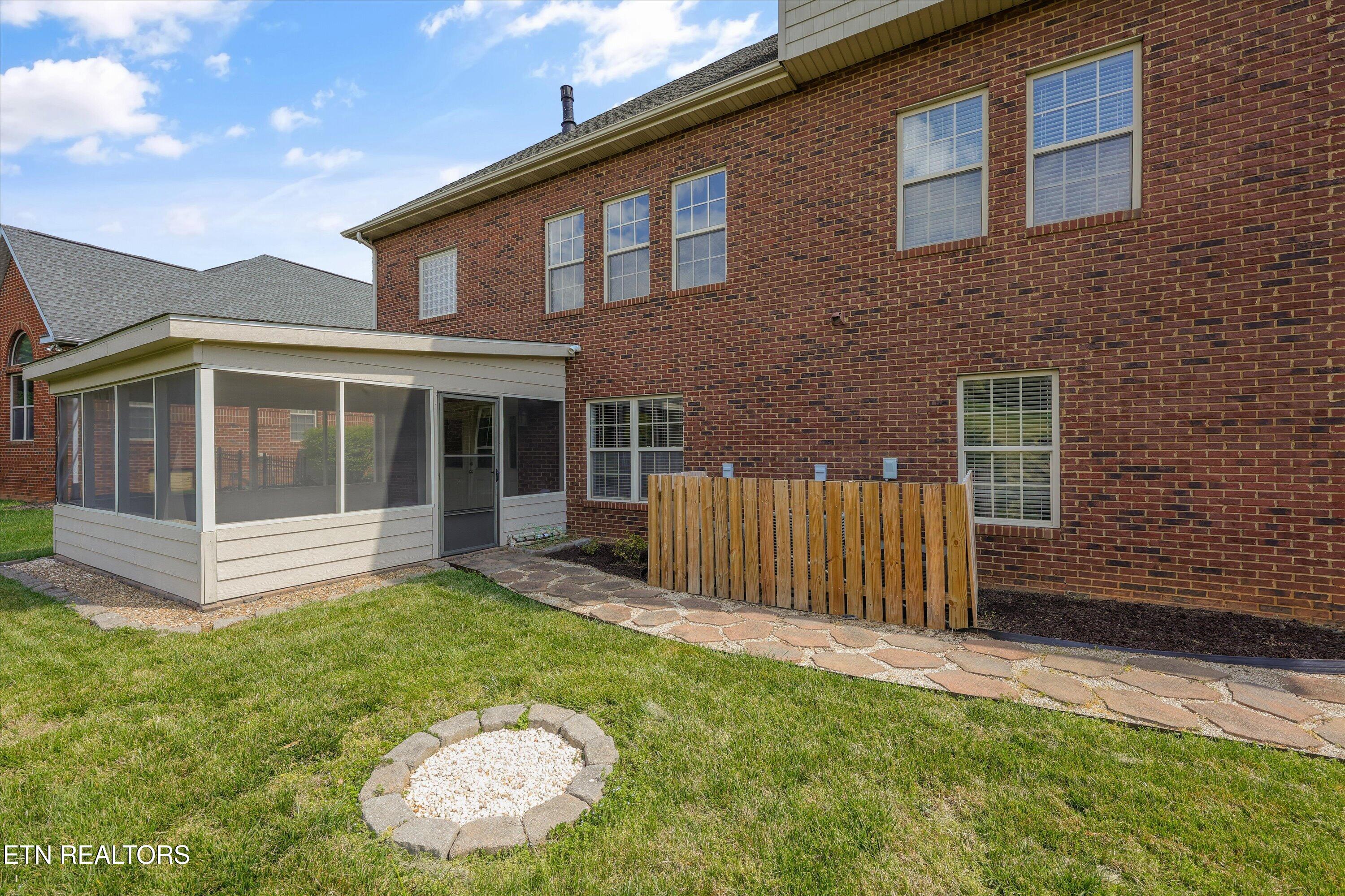 1725 Burnside Drive Maryville TN 37801